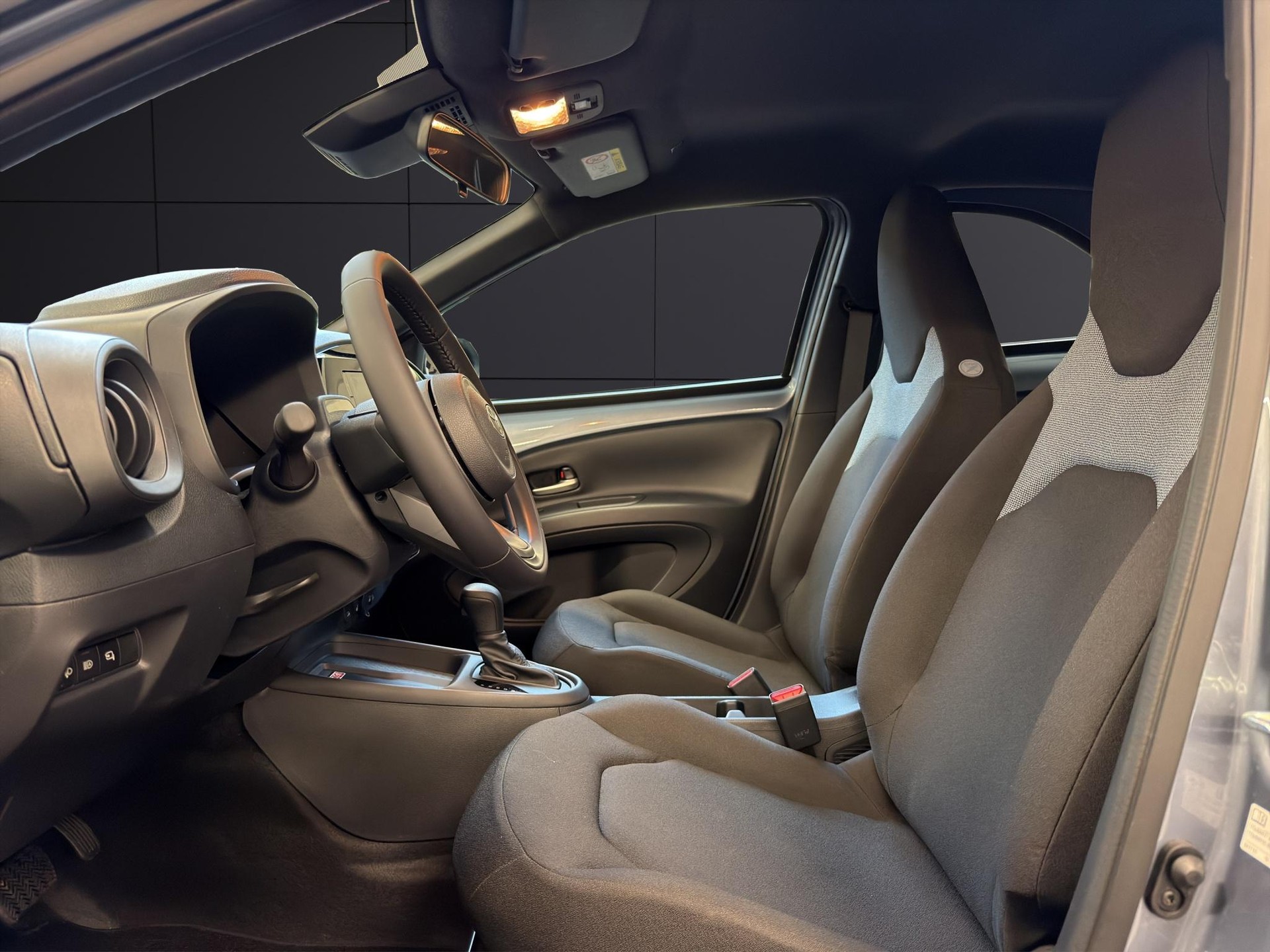 TOYOTA Aygo X 1.5 VVT-i HSD Trend-image-8