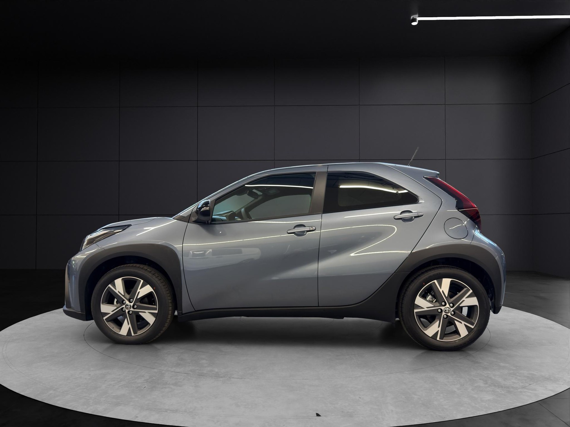 TOYOTA Aygo X 1.5 VVT-i HSD Trend-showroom-element-1