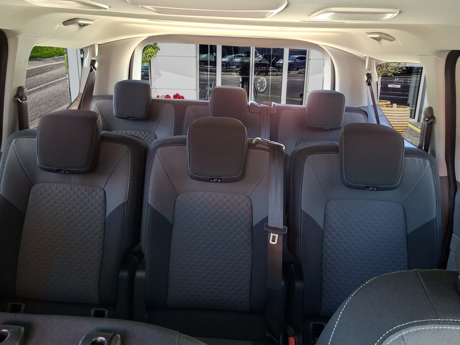 VW Caravelle 2.5TSI eHYBRID 16,5 kWh Life Aut.8-image-21