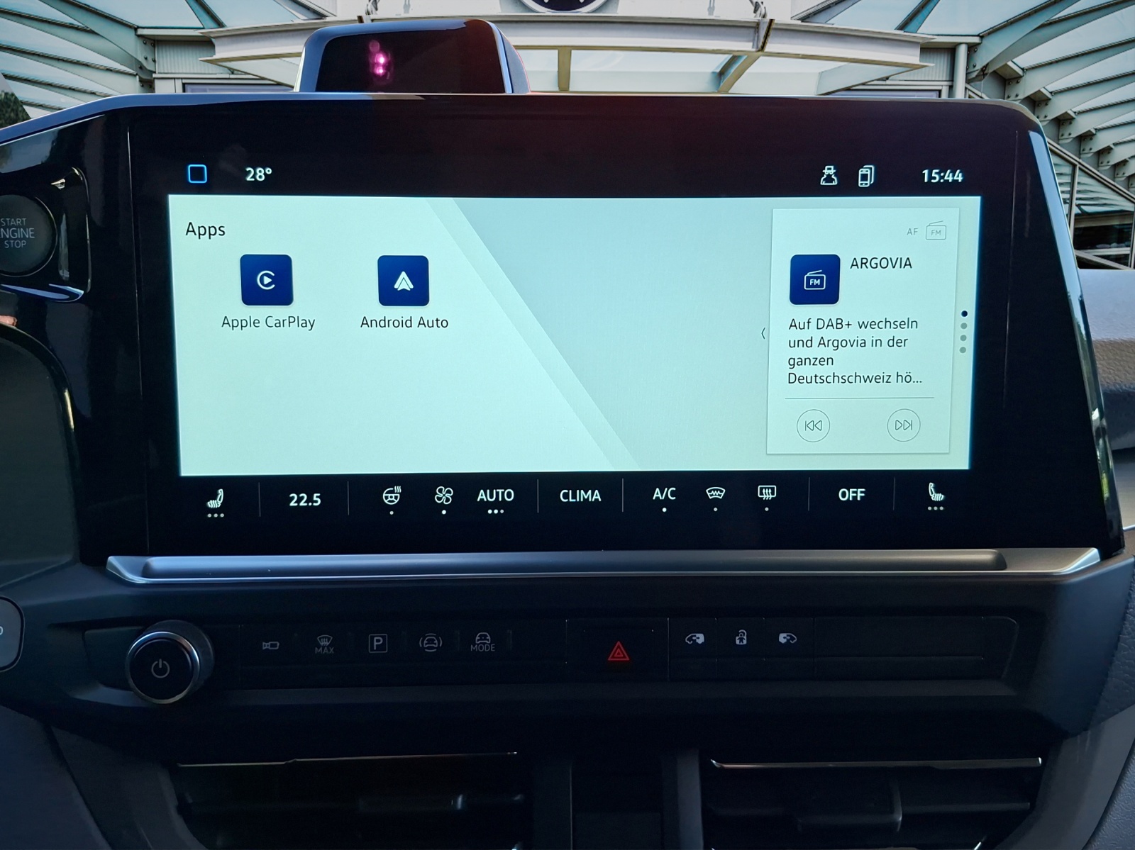VW Caravelle 2.5TSI eHYBRID 16,5 kWh Life Aut.8-image-17