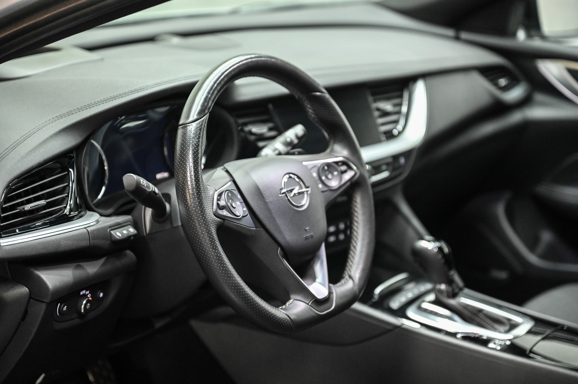 OPEL Insignia Sports Tourer 2.0 T GSi AWD-image-16