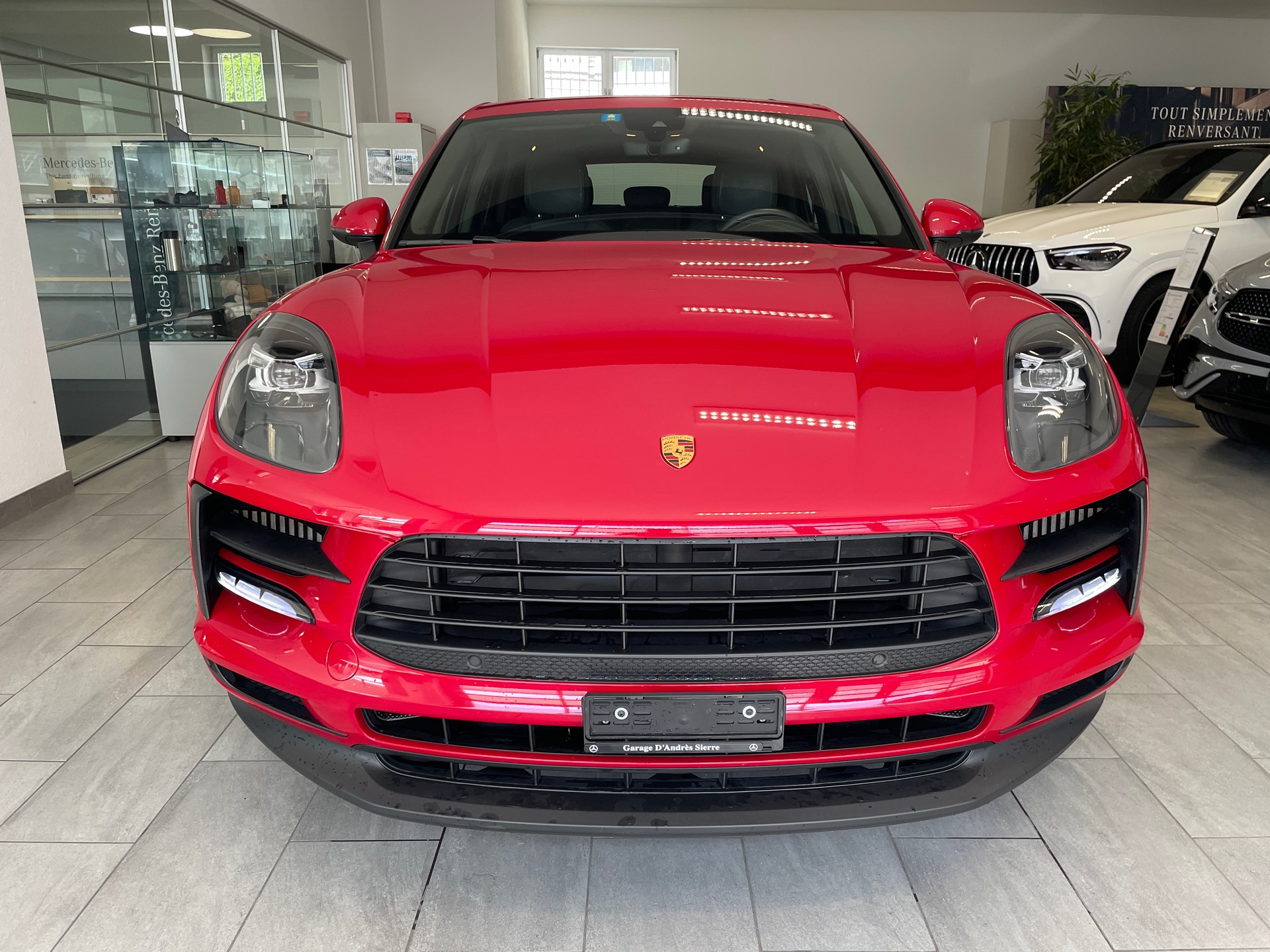 PORSCHE Macan S PDK-showroom-element-3