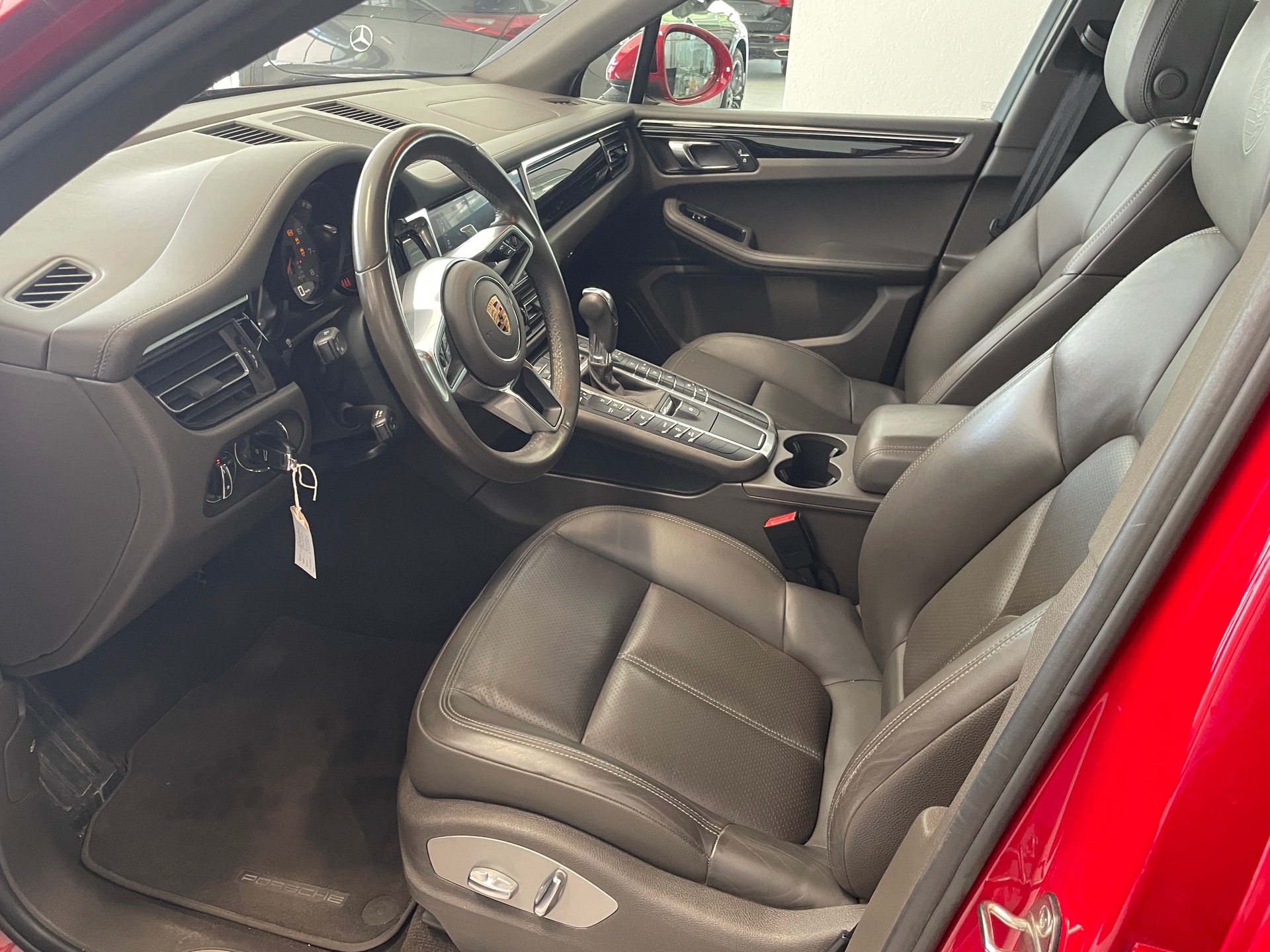 PORSCHE Macan S PDK-image-10