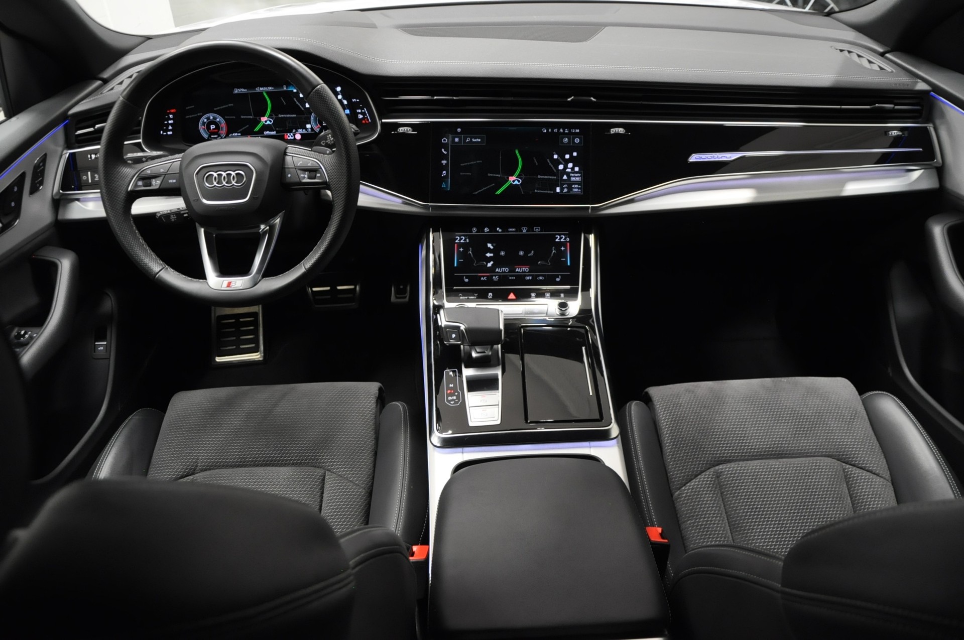 AUDI Q8 50 TDI quattro tiptronic-image-16