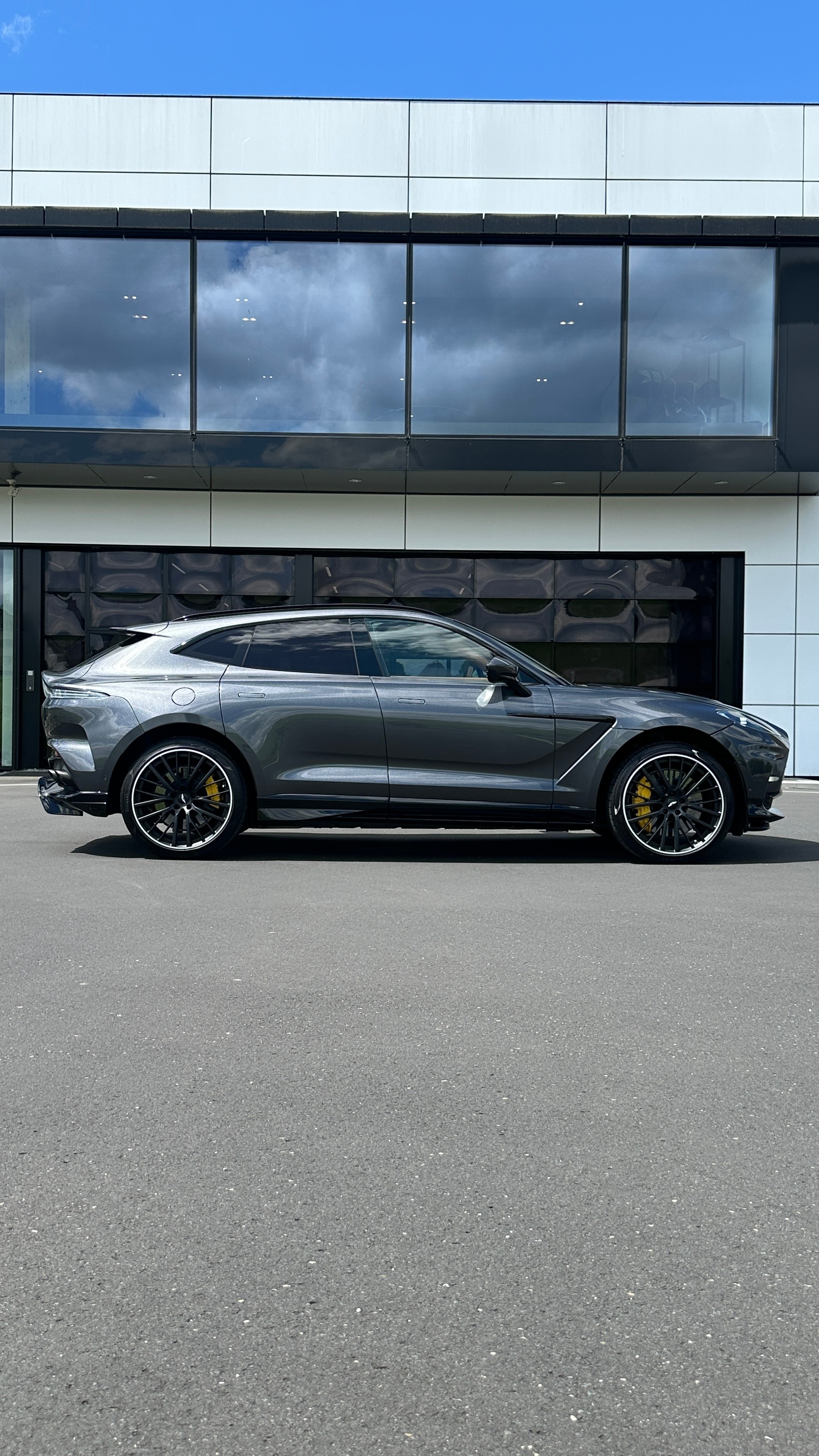ASTON MARTIN 707-image-10