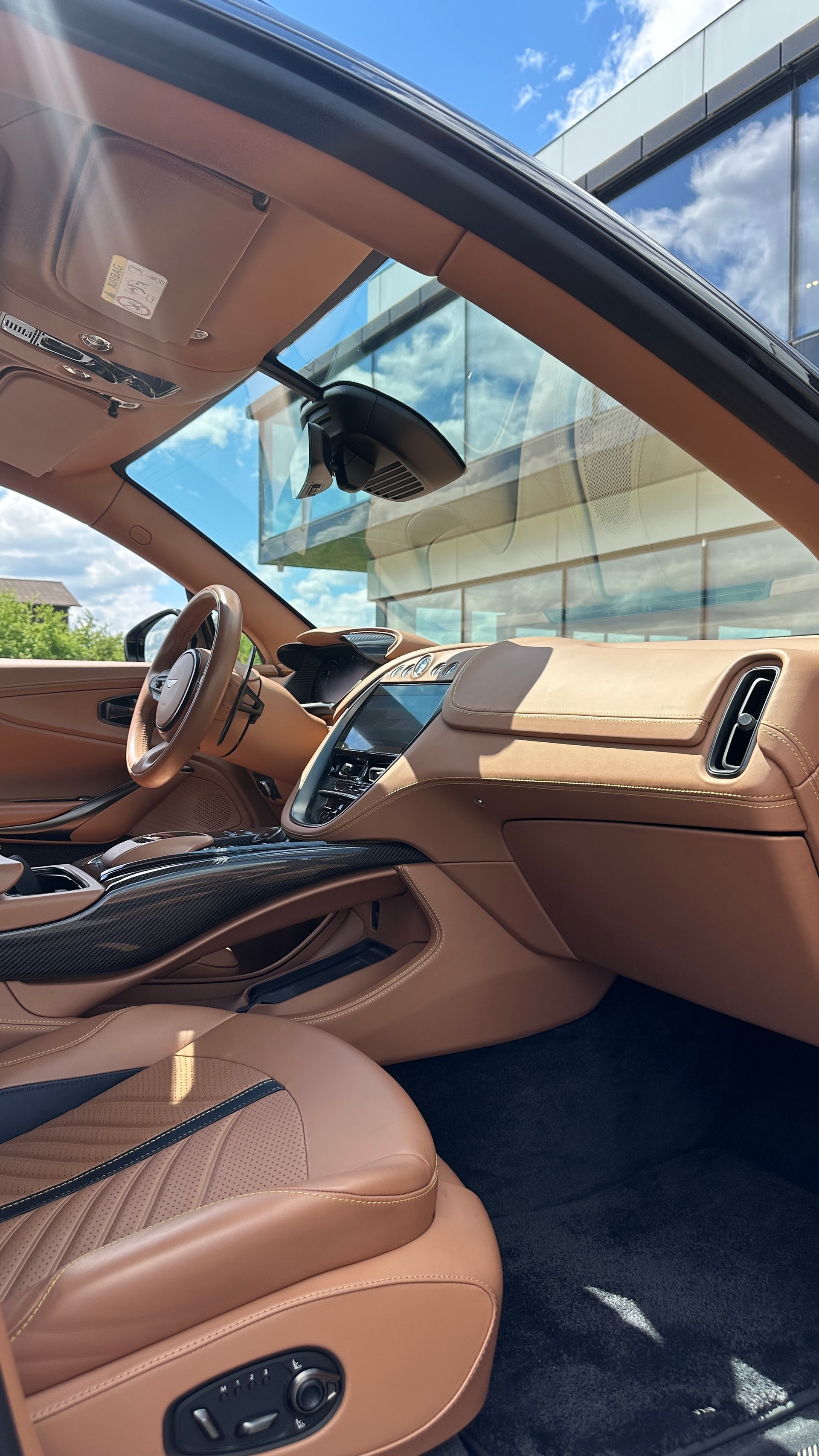 ASTON MARTIN 707-image-14