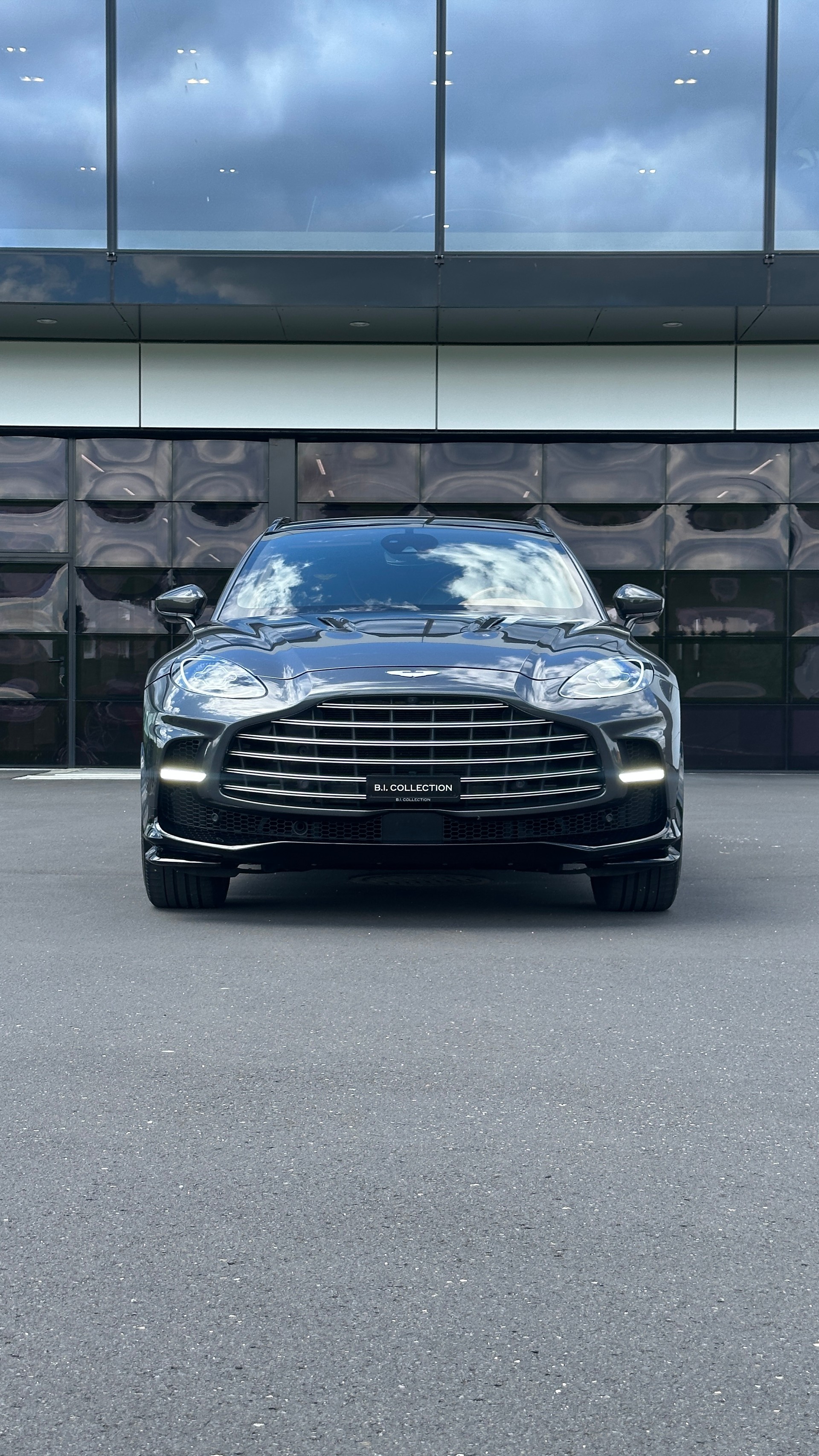 ASTON MARTIN 707-image-8