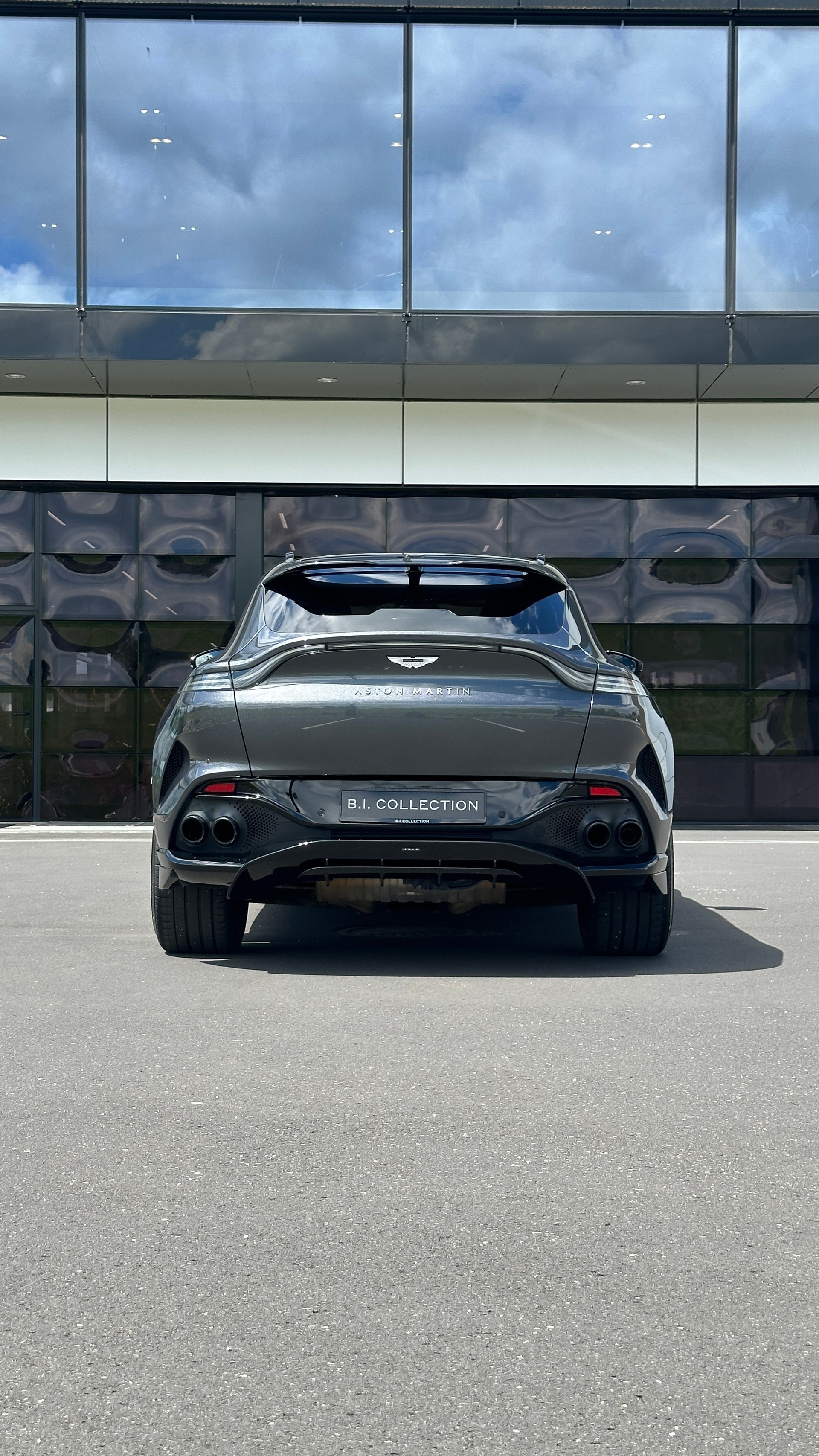ASTON MARTIN 707-image-12