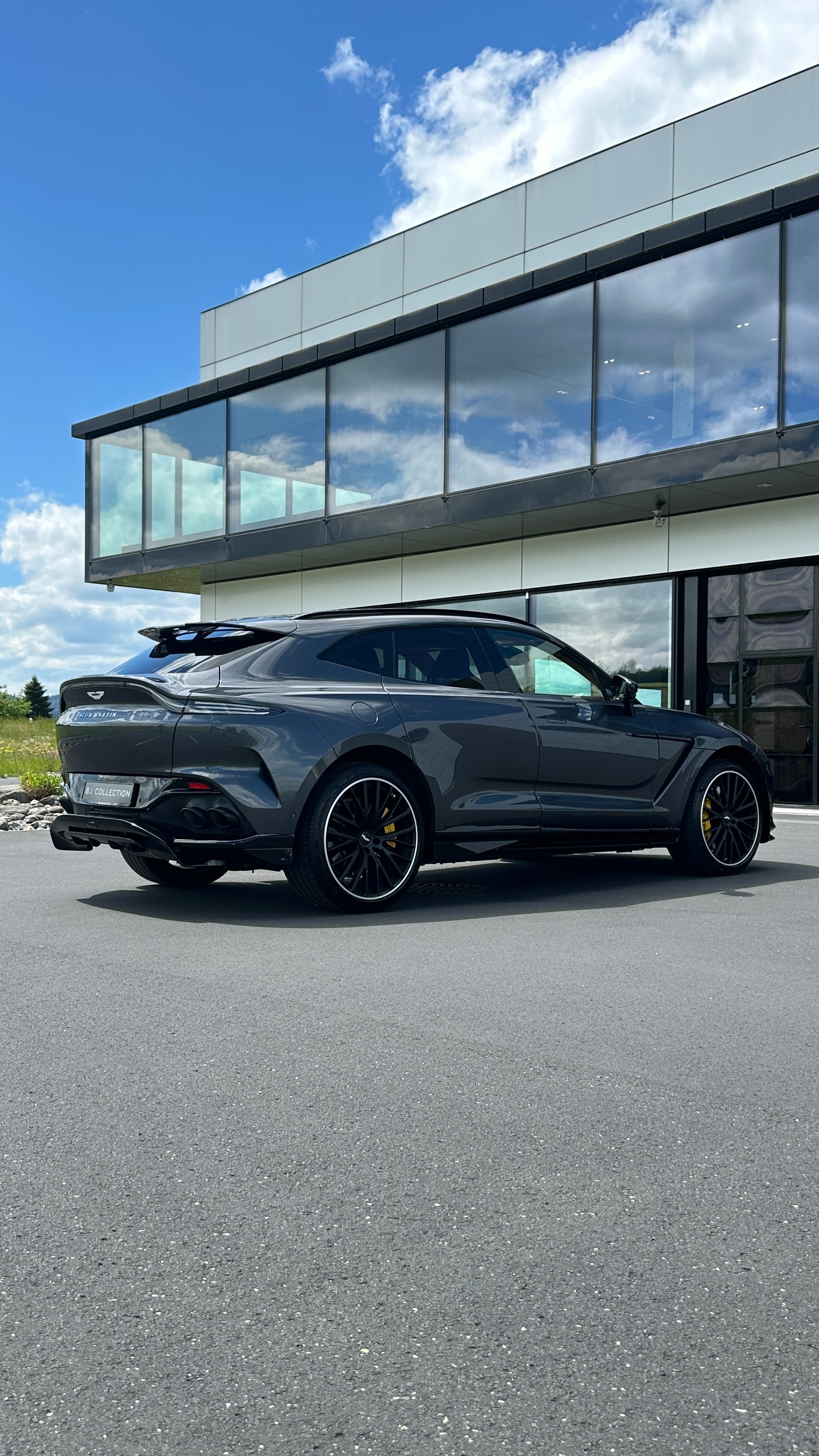 ASTON MARTIN 707-image-11