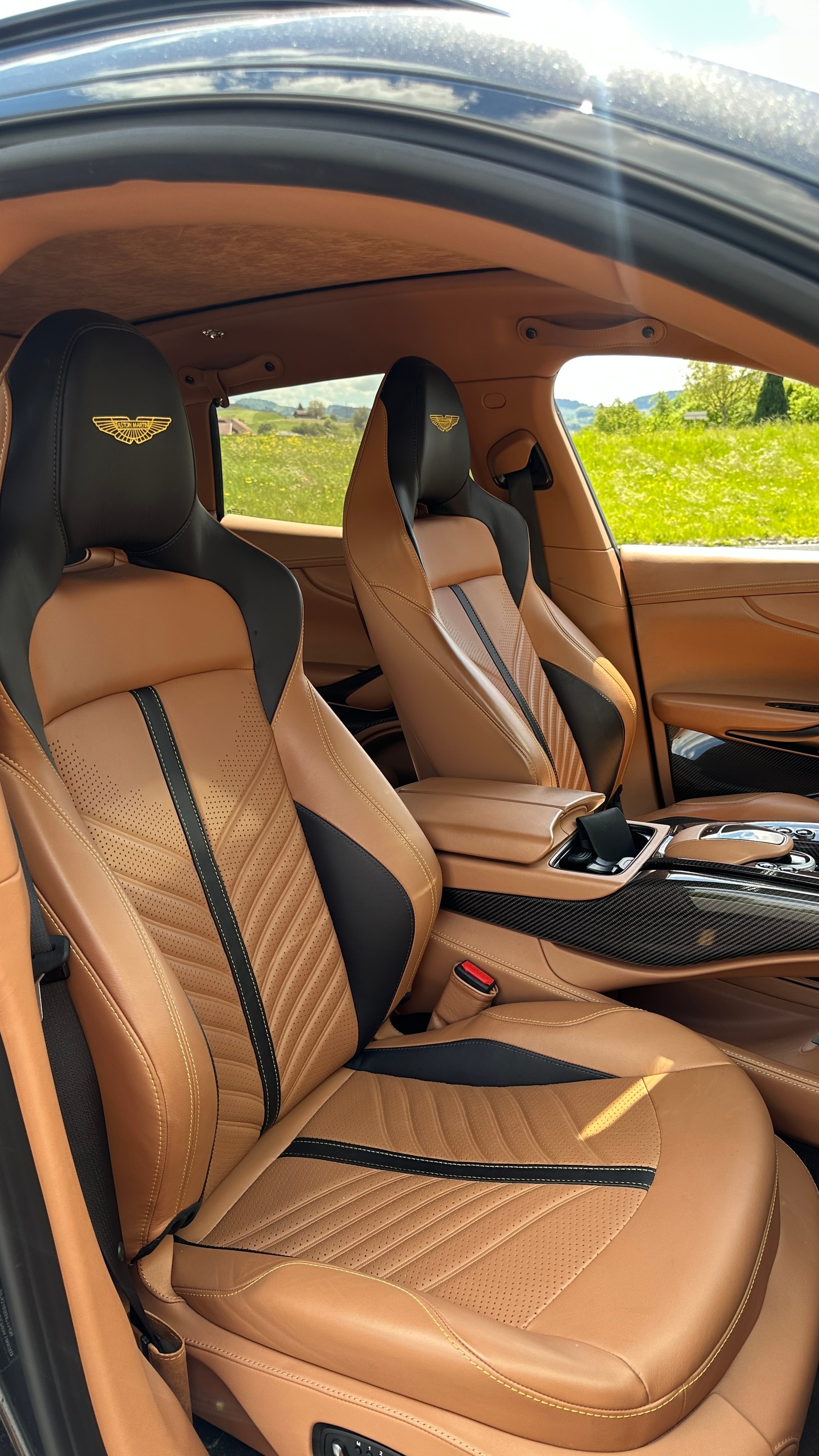 ASTON MARTIN 707-image-16
