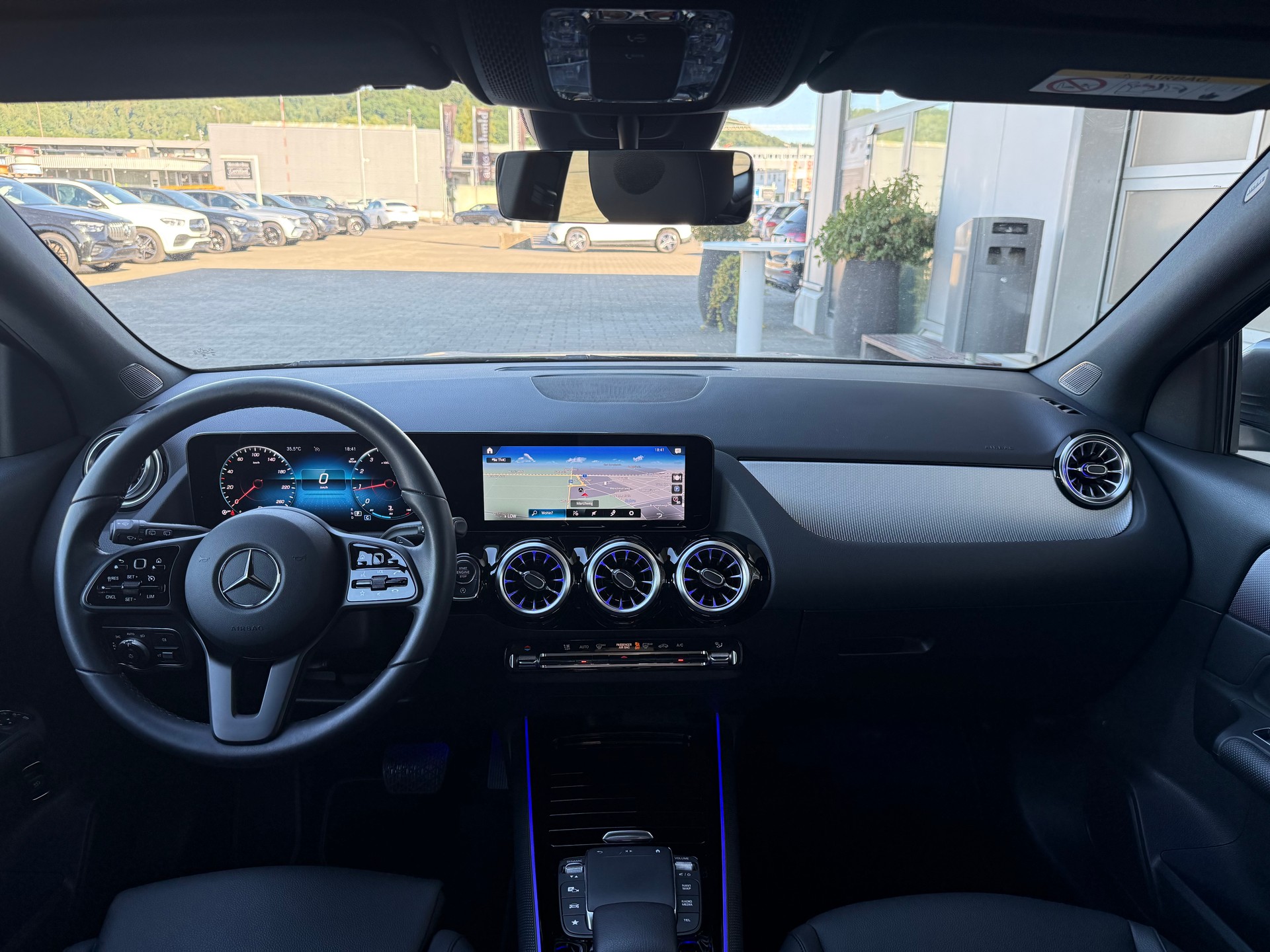 MERCEDES-BENZ GLA 200 4Matic Style 8G-DCT-showroom-element-3