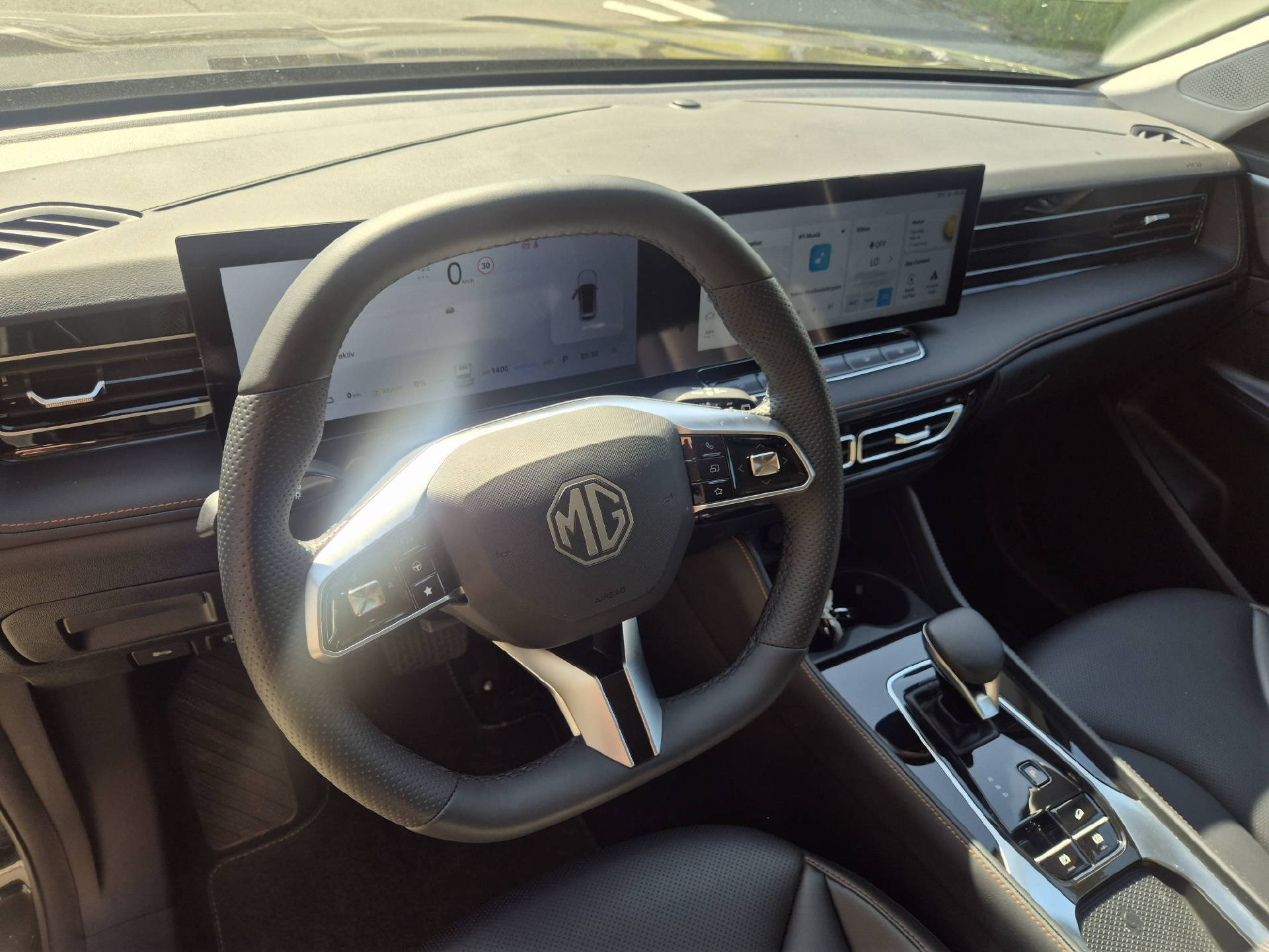 MG HS PHEV Luxury-image-9