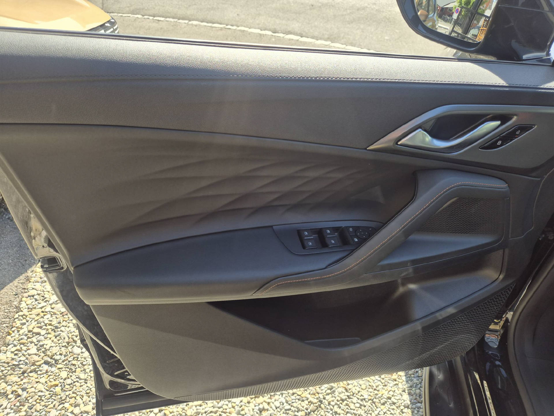 MG HS PHEV Luxury-image-13