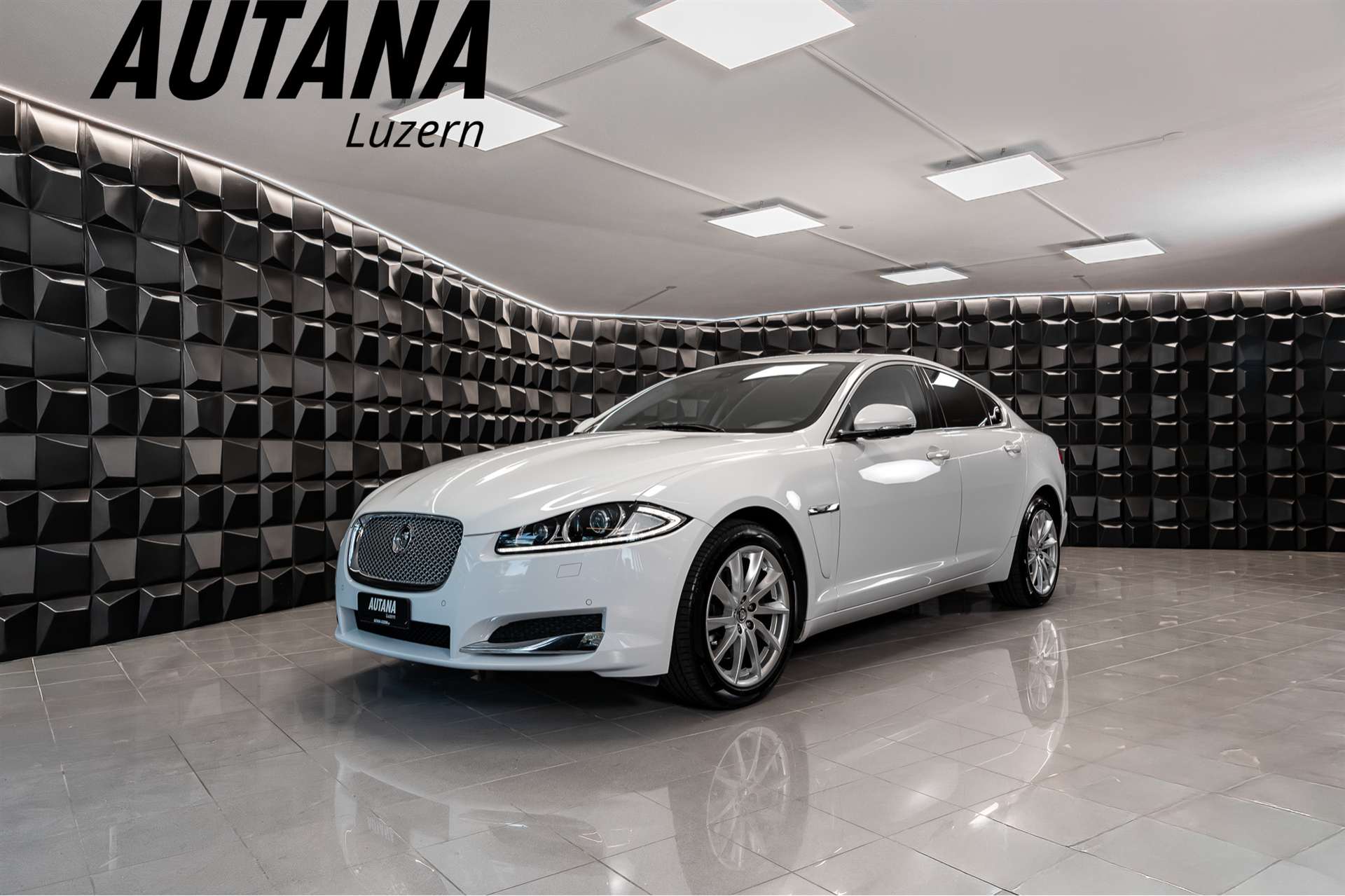 JAGUAR XF 2.2 D Luxury