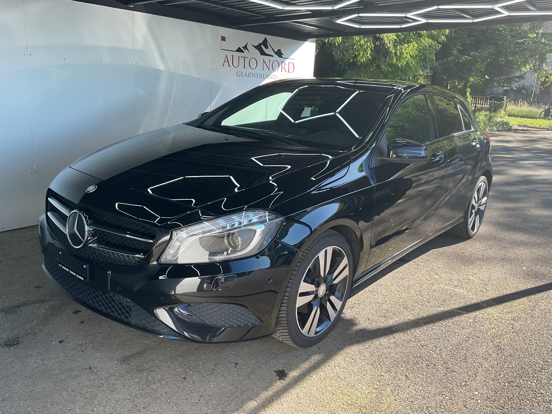 MERCEDES-BENZ A 200 Night Star-showroom-element-2