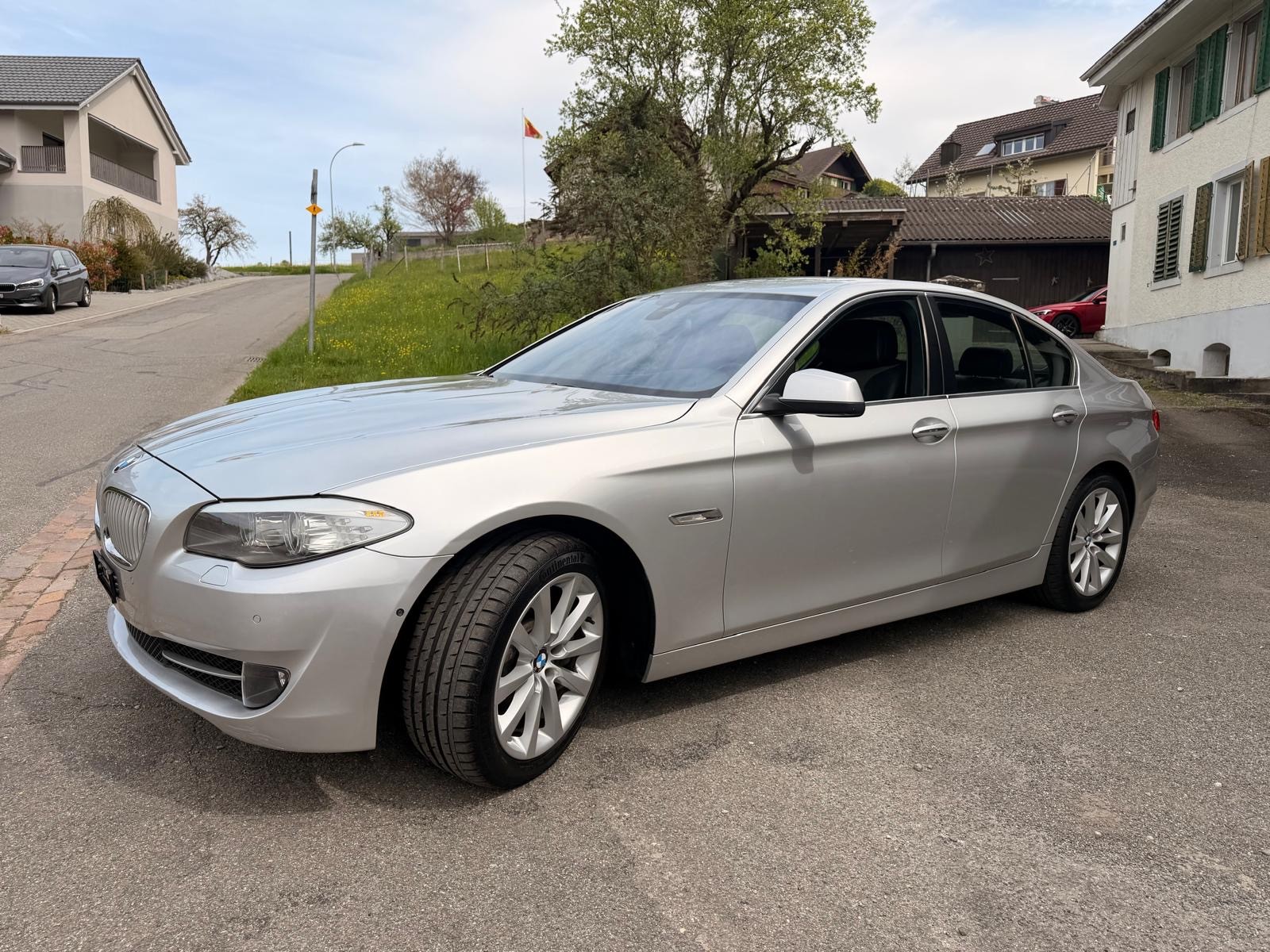 BMW 550i xDrive Steptronic-image-4