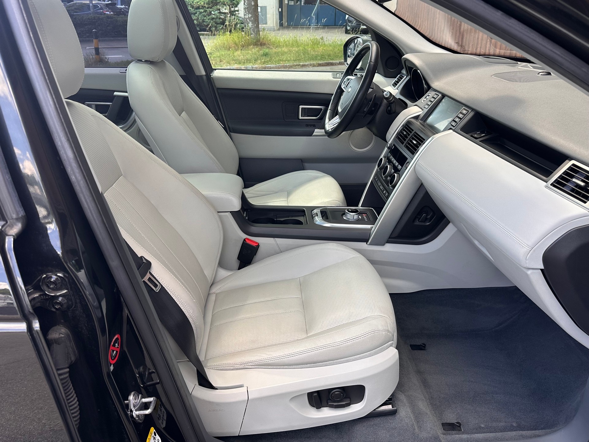 LAND ROVER Discovery Sport 2.0 Si4 HSE Luxury AT9-image-11