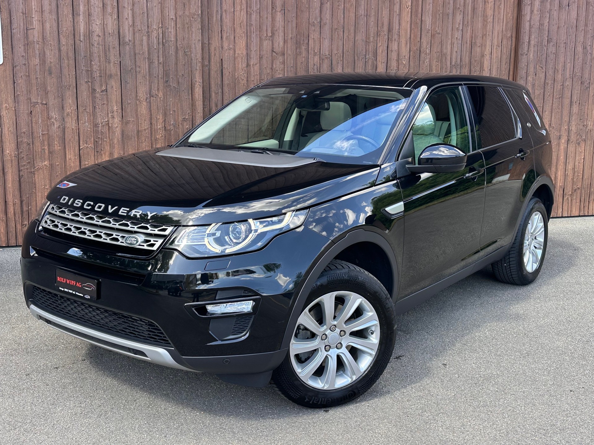 LAND ROVER Discovery Sport 2.0 Si4 HSE Luxury AT9-showroom-element-3