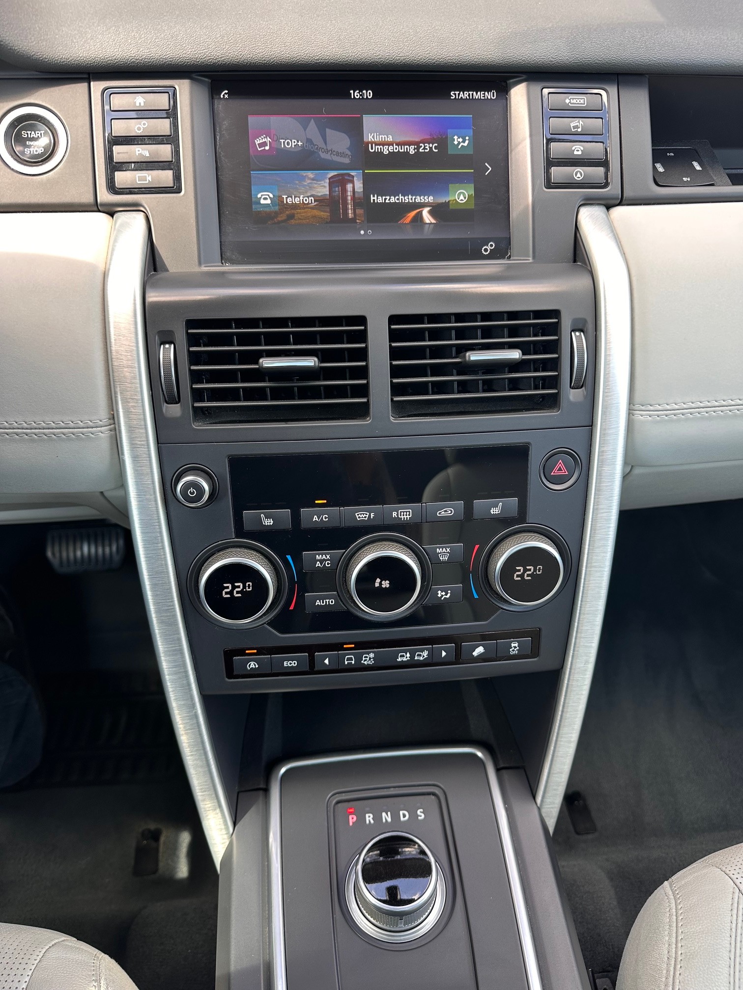 LAND ROVER Discovery Sport 2.0 Si4 HSE Luxury AT9-image-18