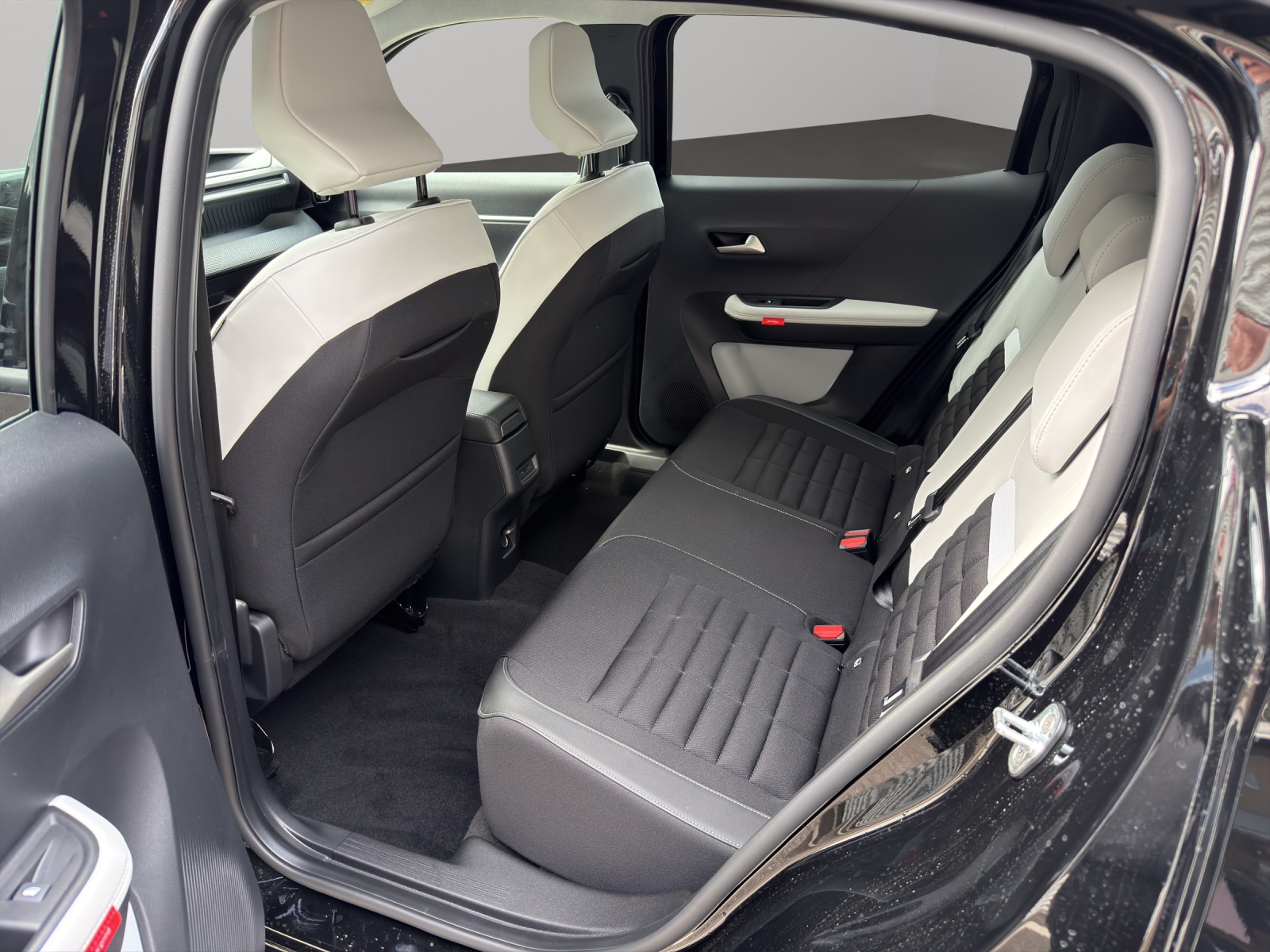 CITROEN C3 Aircross 1.2 Hybrid Business-image-4