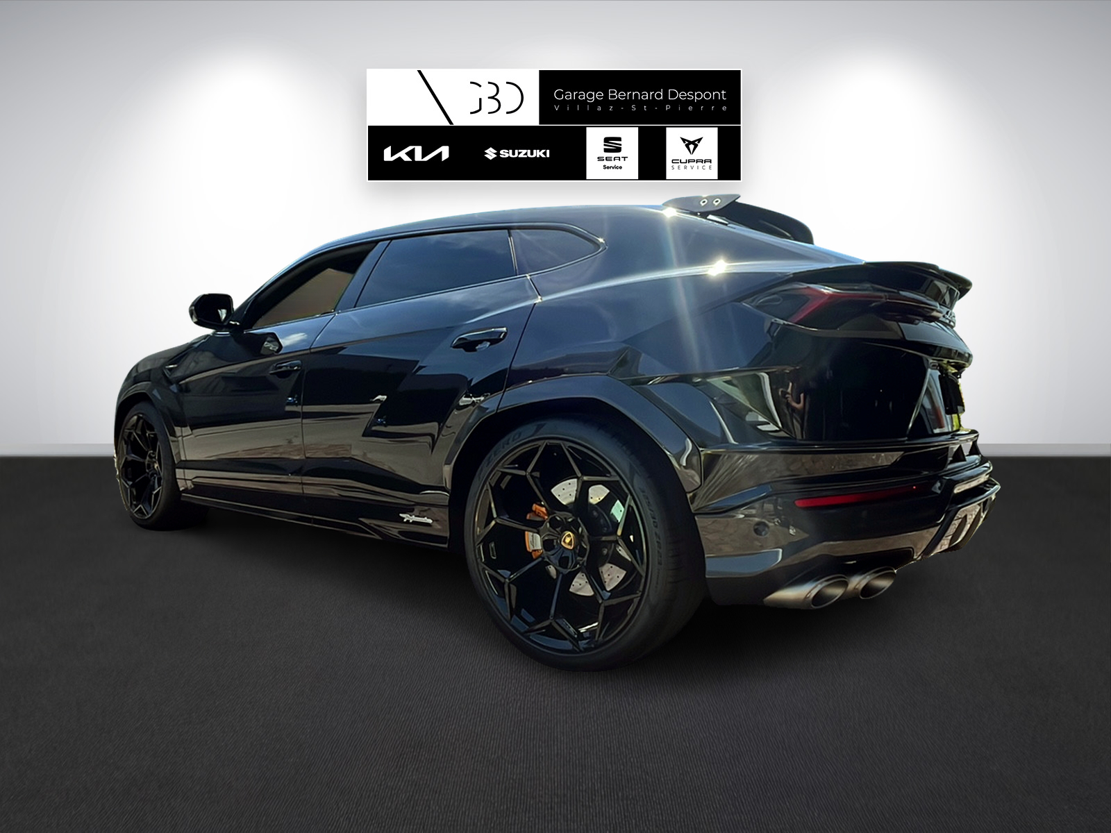 LAMBORGHINI Performante-image-4