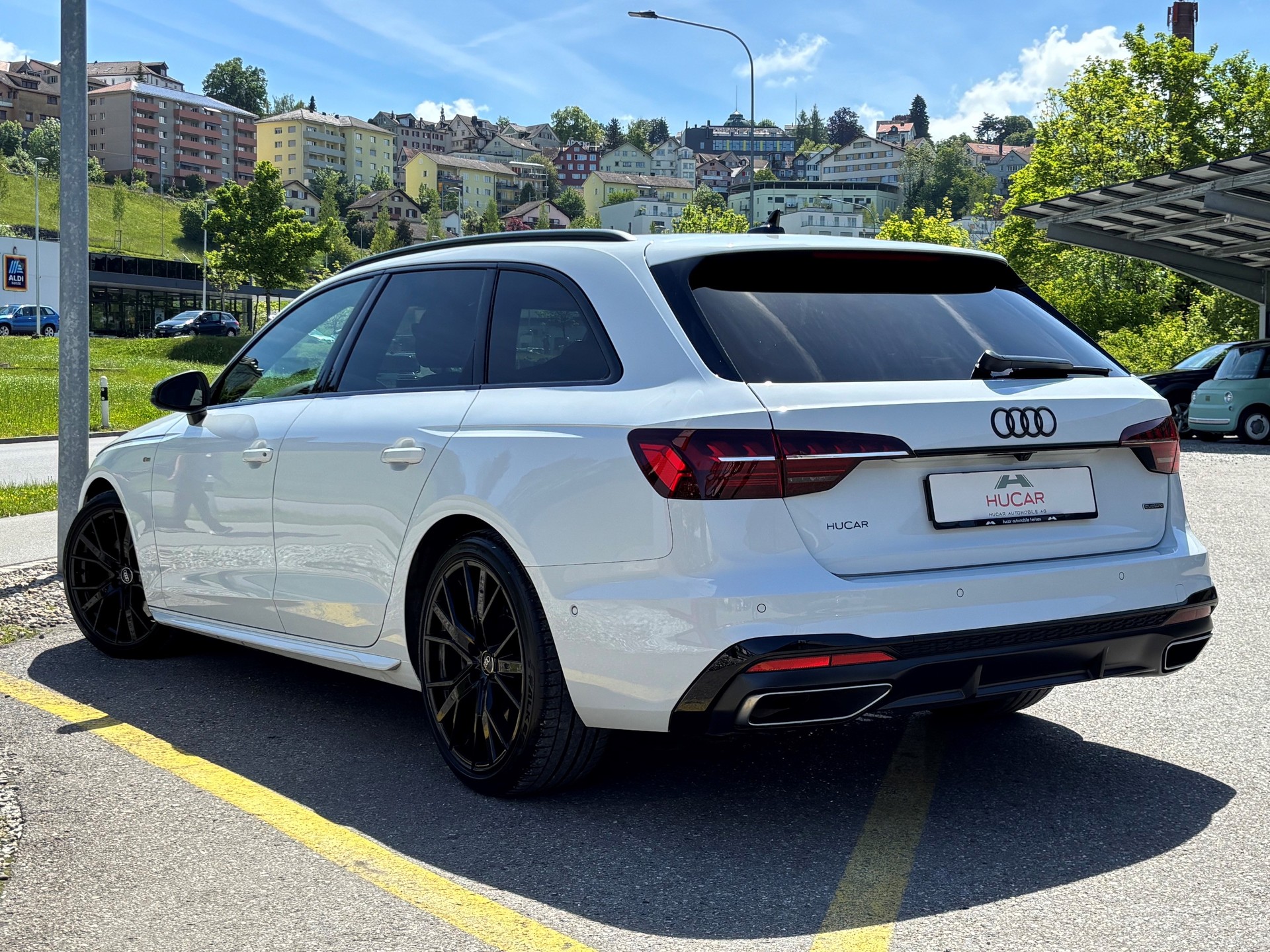 AUDI A4 Avant 45 TFSI S-line quattro-image-1