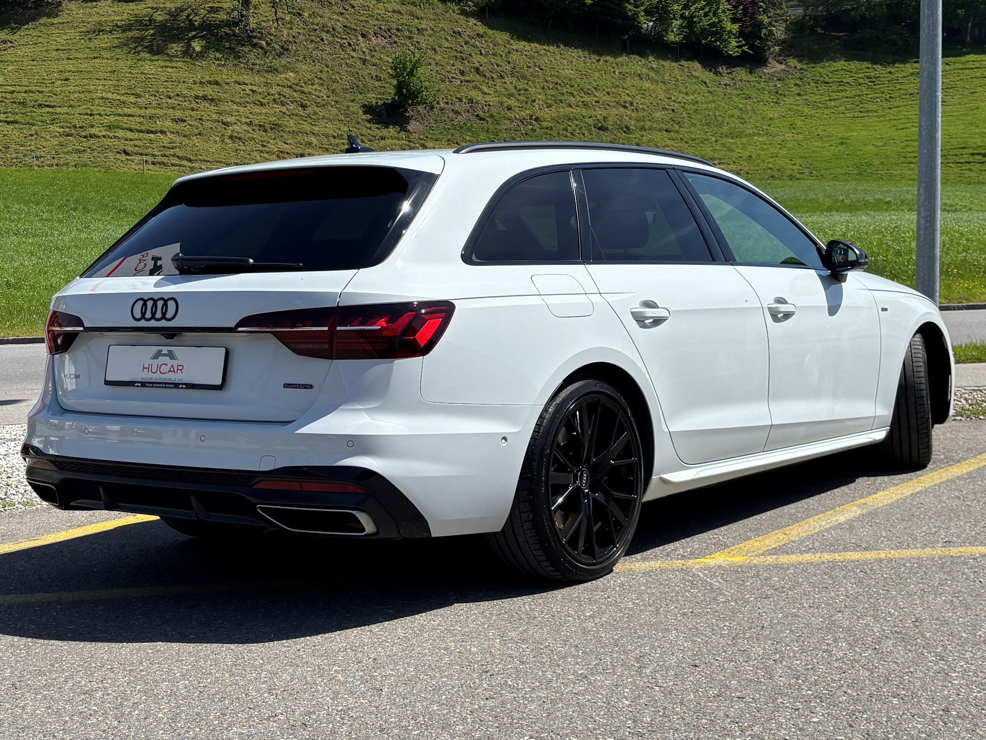 AUDI A4 Avant 45 TFSI S-line quattro-image-2