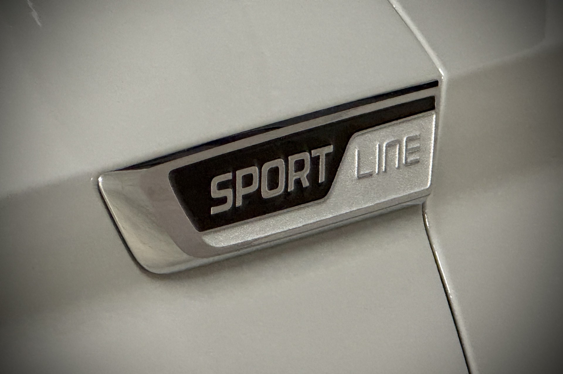 SKODA Karoq 2.0 TDI CR SportLine 4x4 DSG-image-6