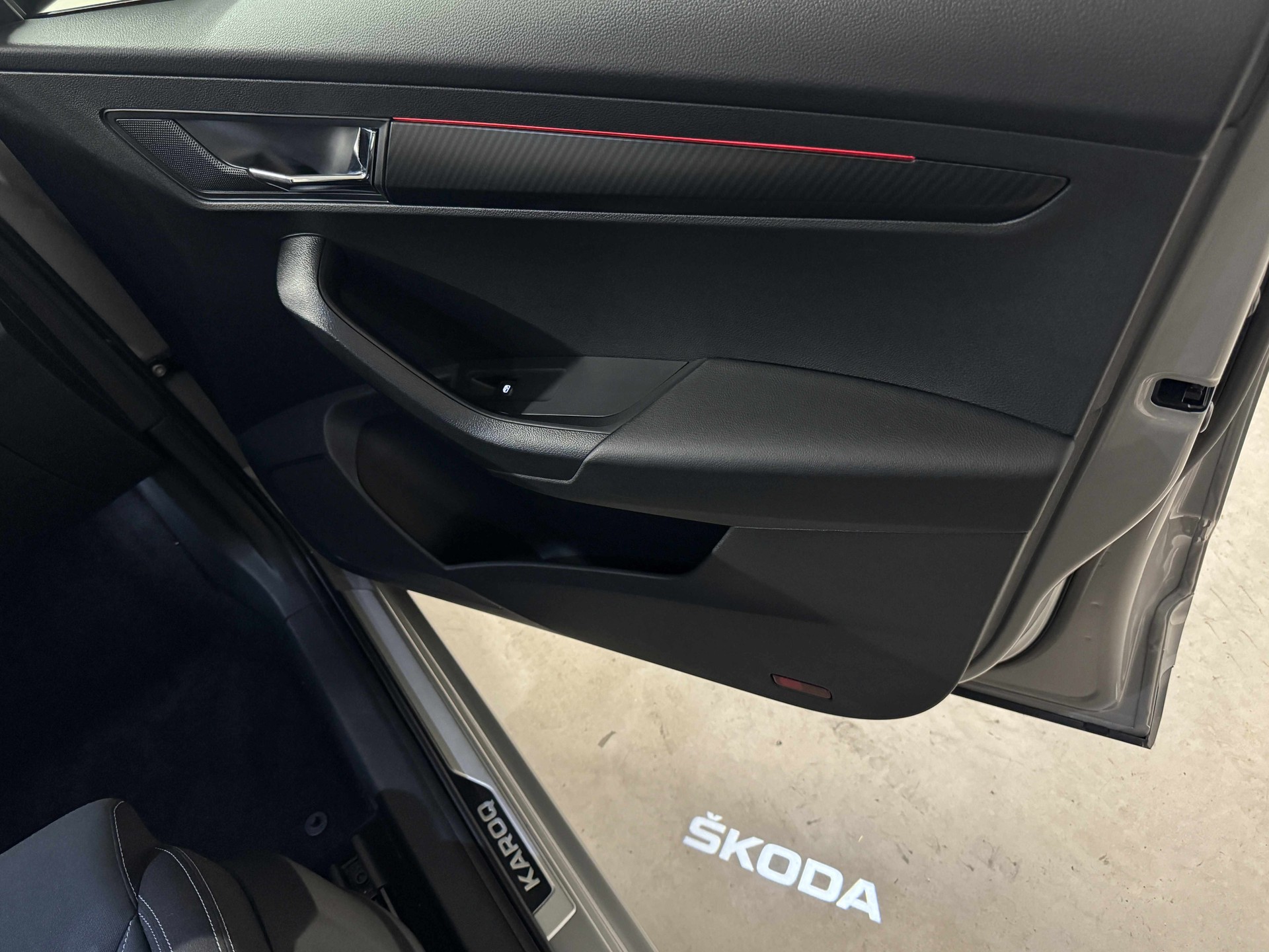 SKODA Karoq 2.0 TDI CR SportLine 4x4 DSG-image-11