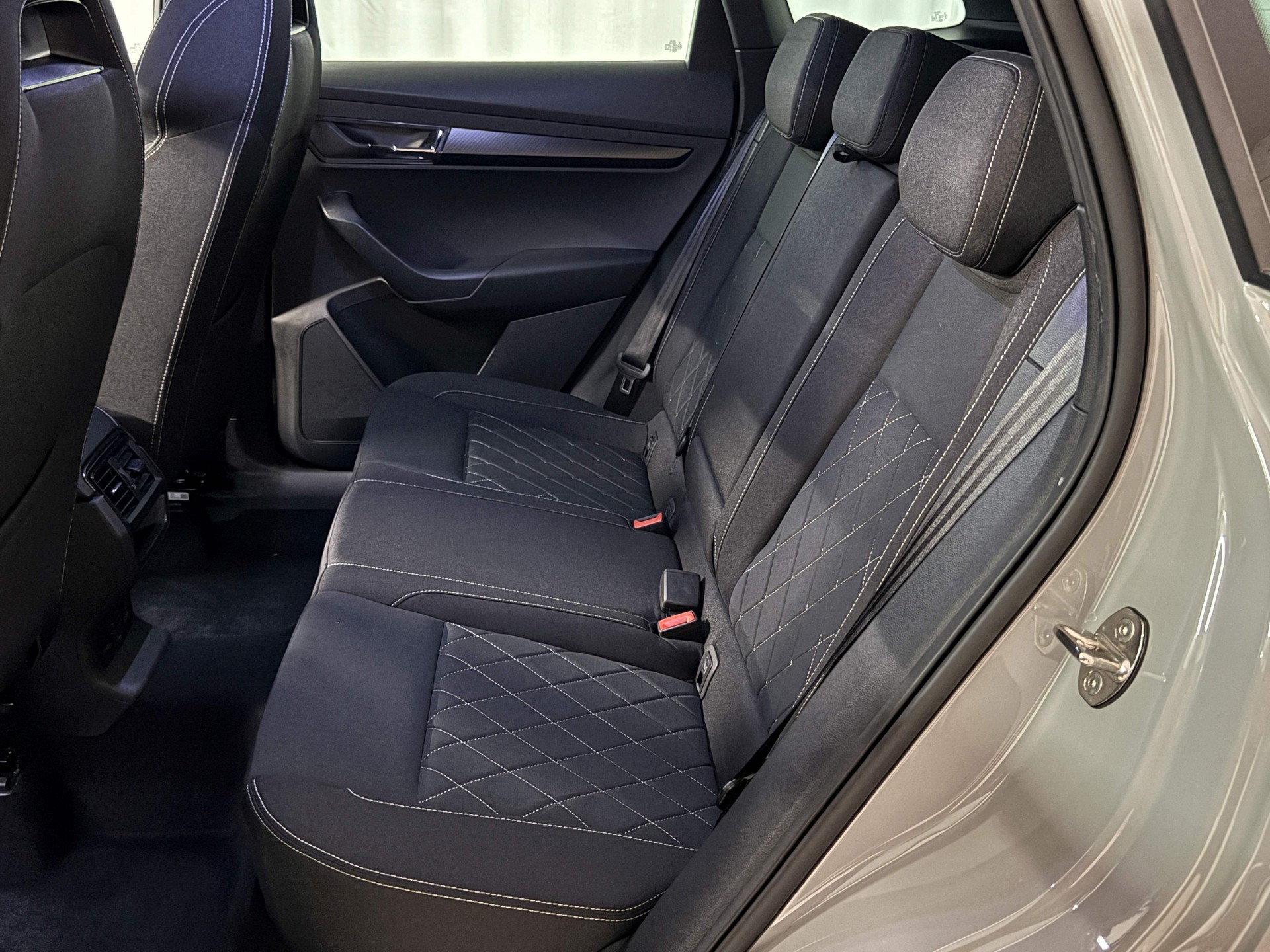 SKODA Karoq 2.0 TDI CR SportLine 4x4 DSG-image-13