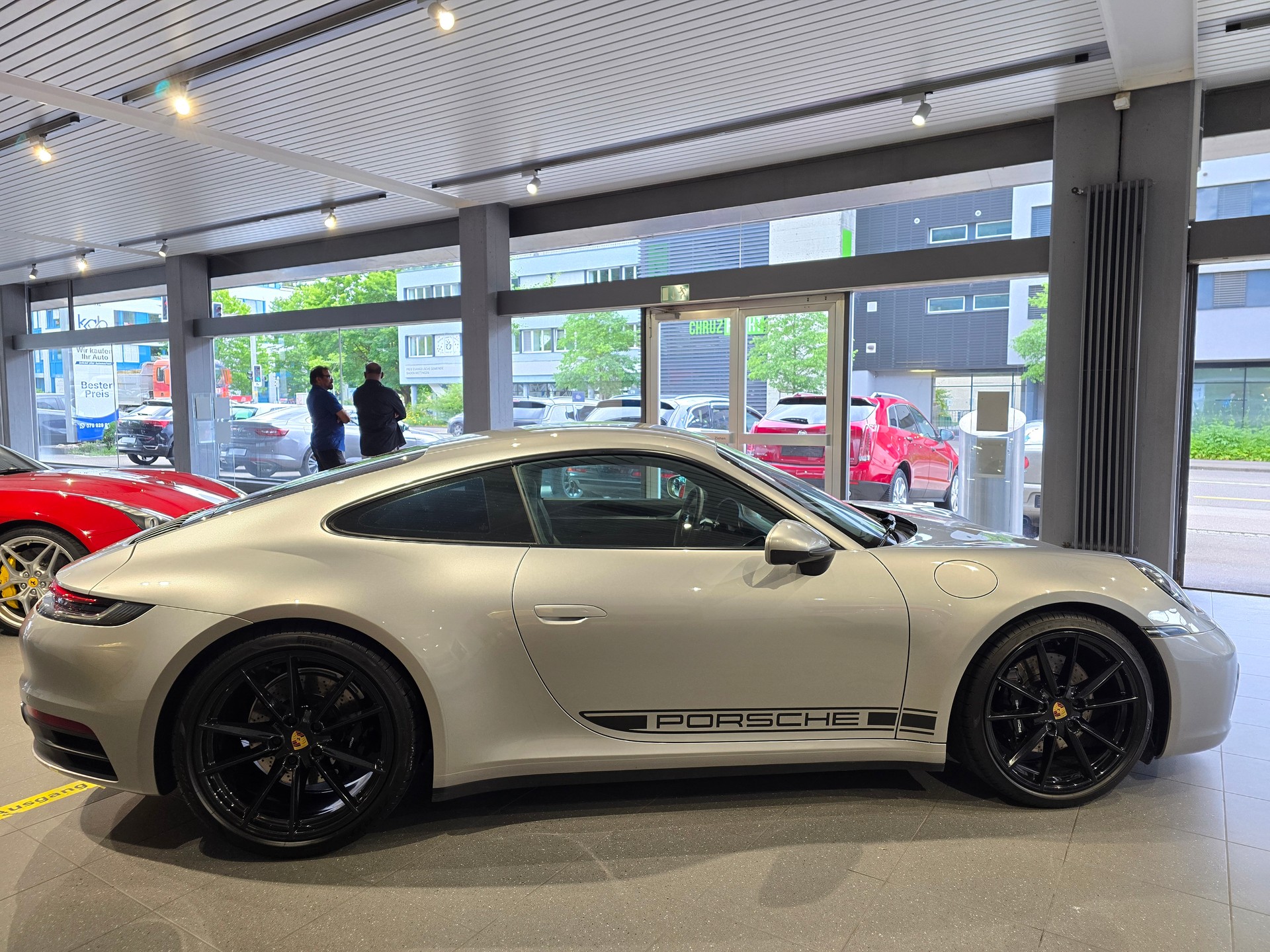 PORSCHE 911 Carrera 4S-image-6
