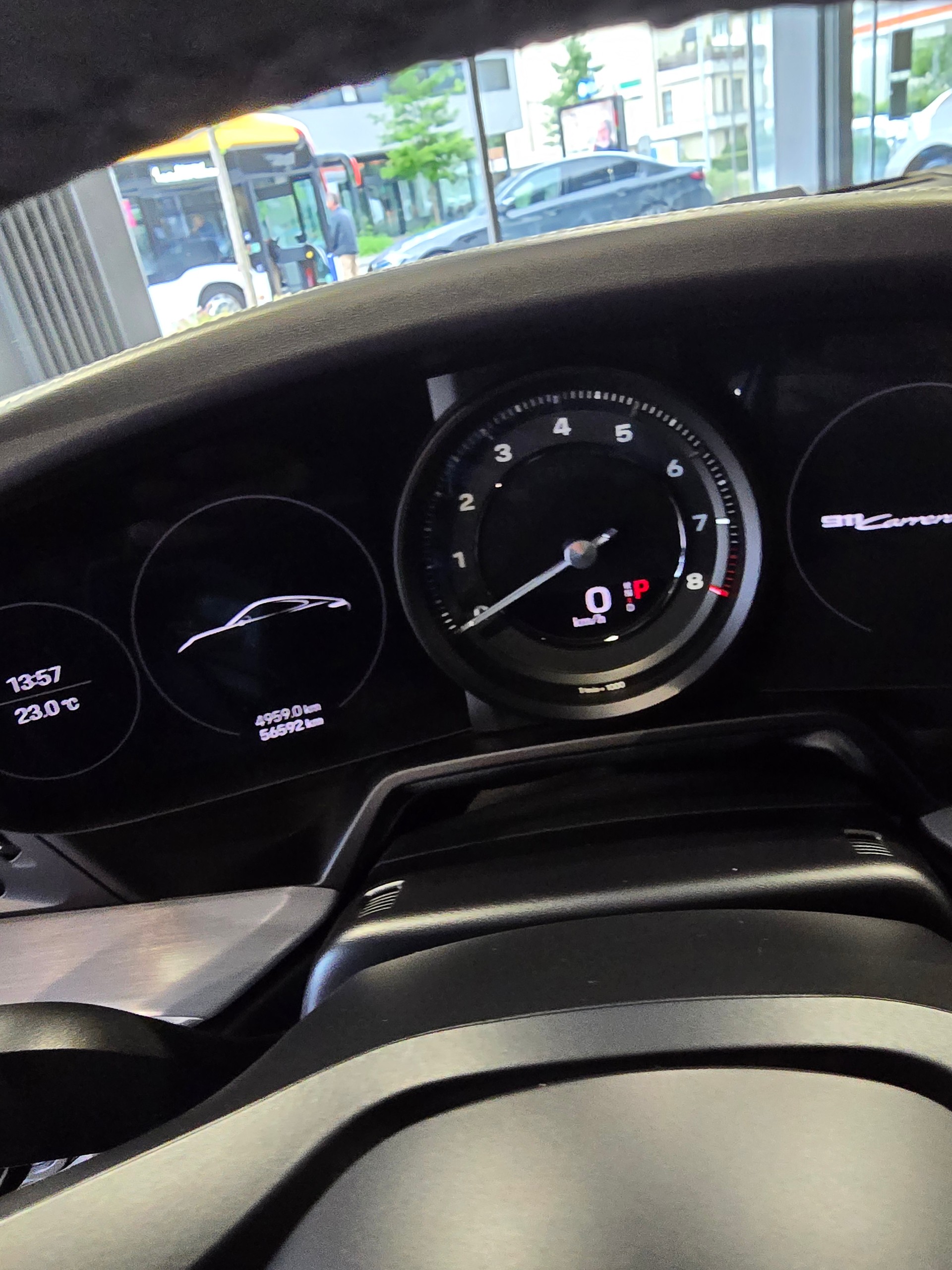 PORSCHE 911 Carrera 4S-image-23