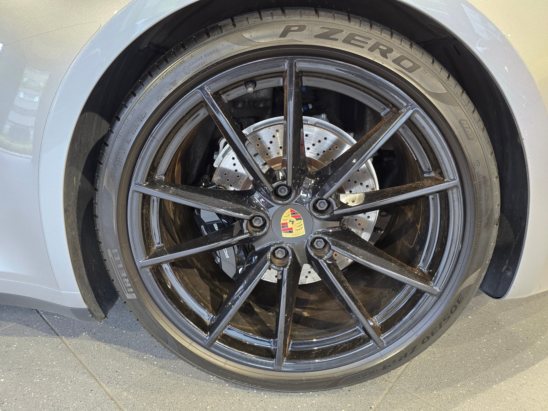 PORSCHE 911 Carrera 4S-image-19
