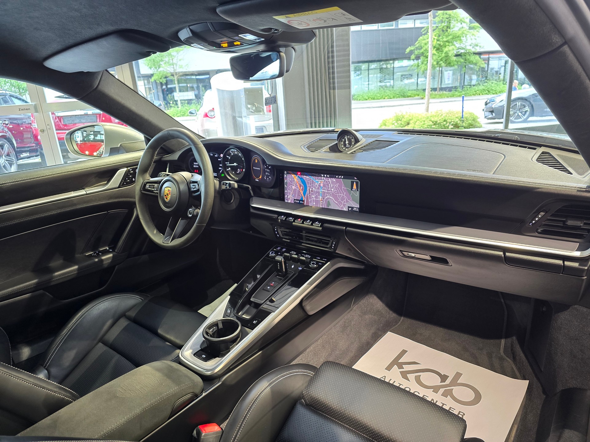 PORSCHE 911 Carrera 4S-showroom-element-2