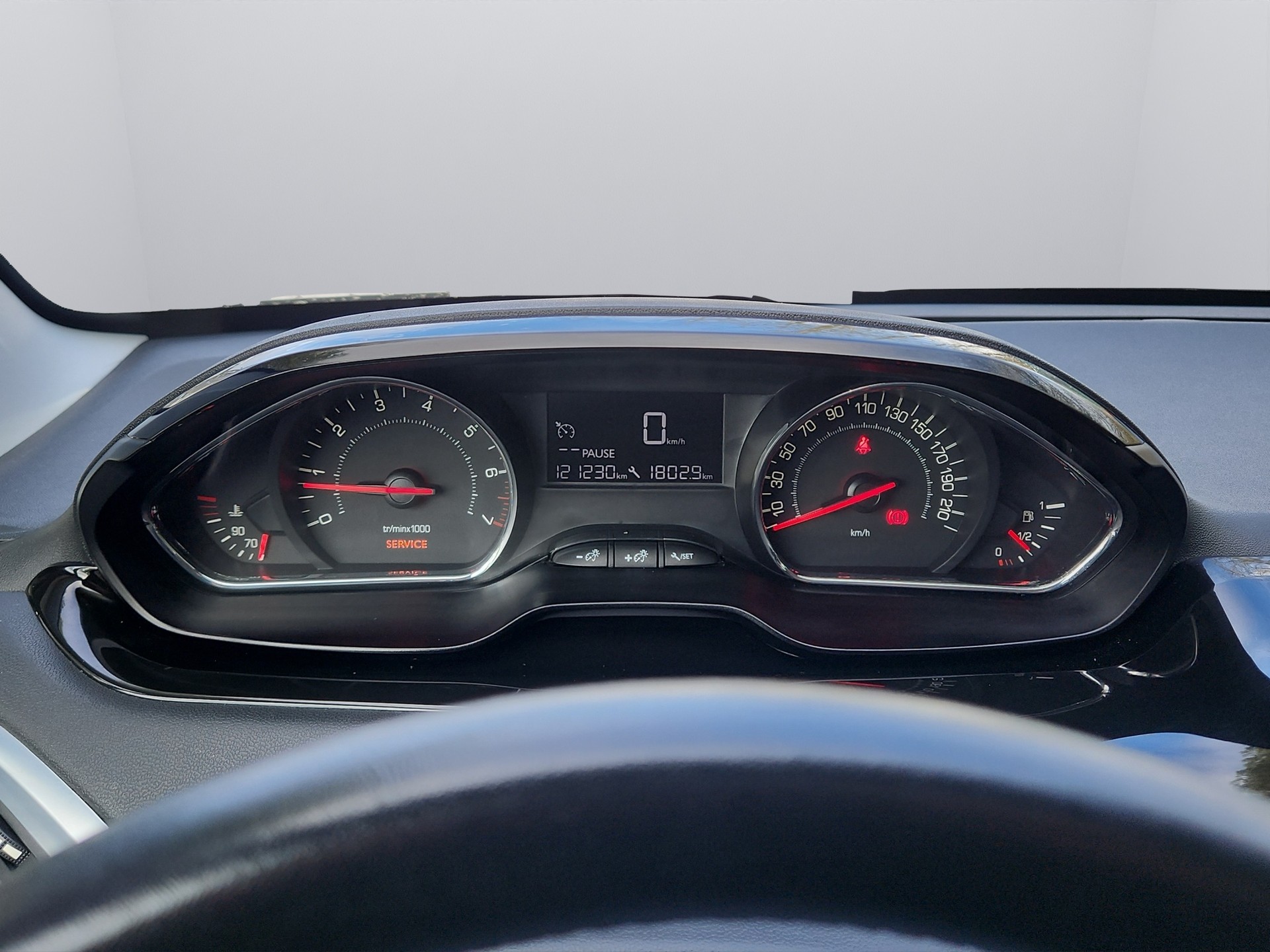 PEUGEOT 208 1.2 VTI Active-image-13