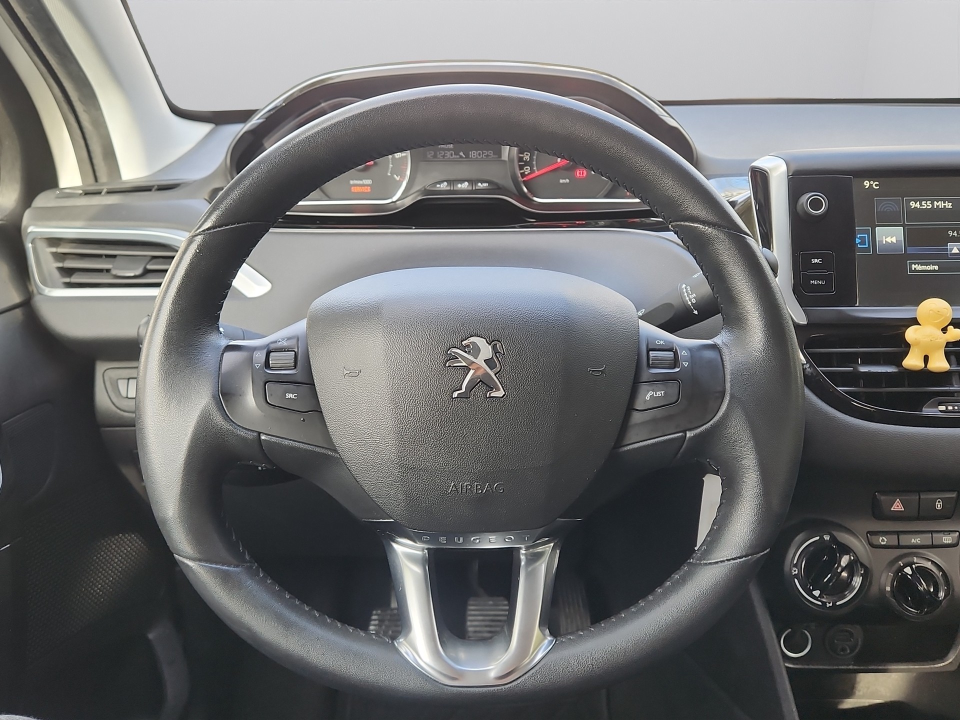 PEUGEOT 208 1.2 VTI Active-image-11