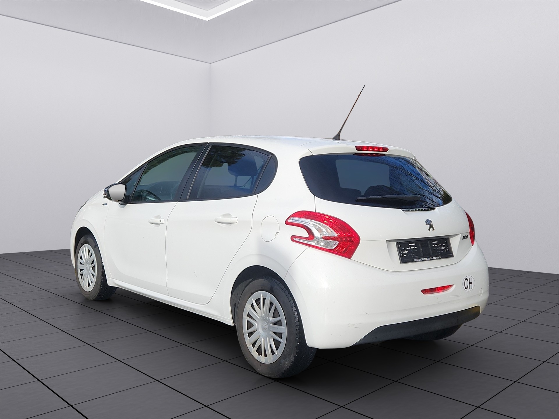 PEUGEOT 208 1.2 VTI Active-image-4