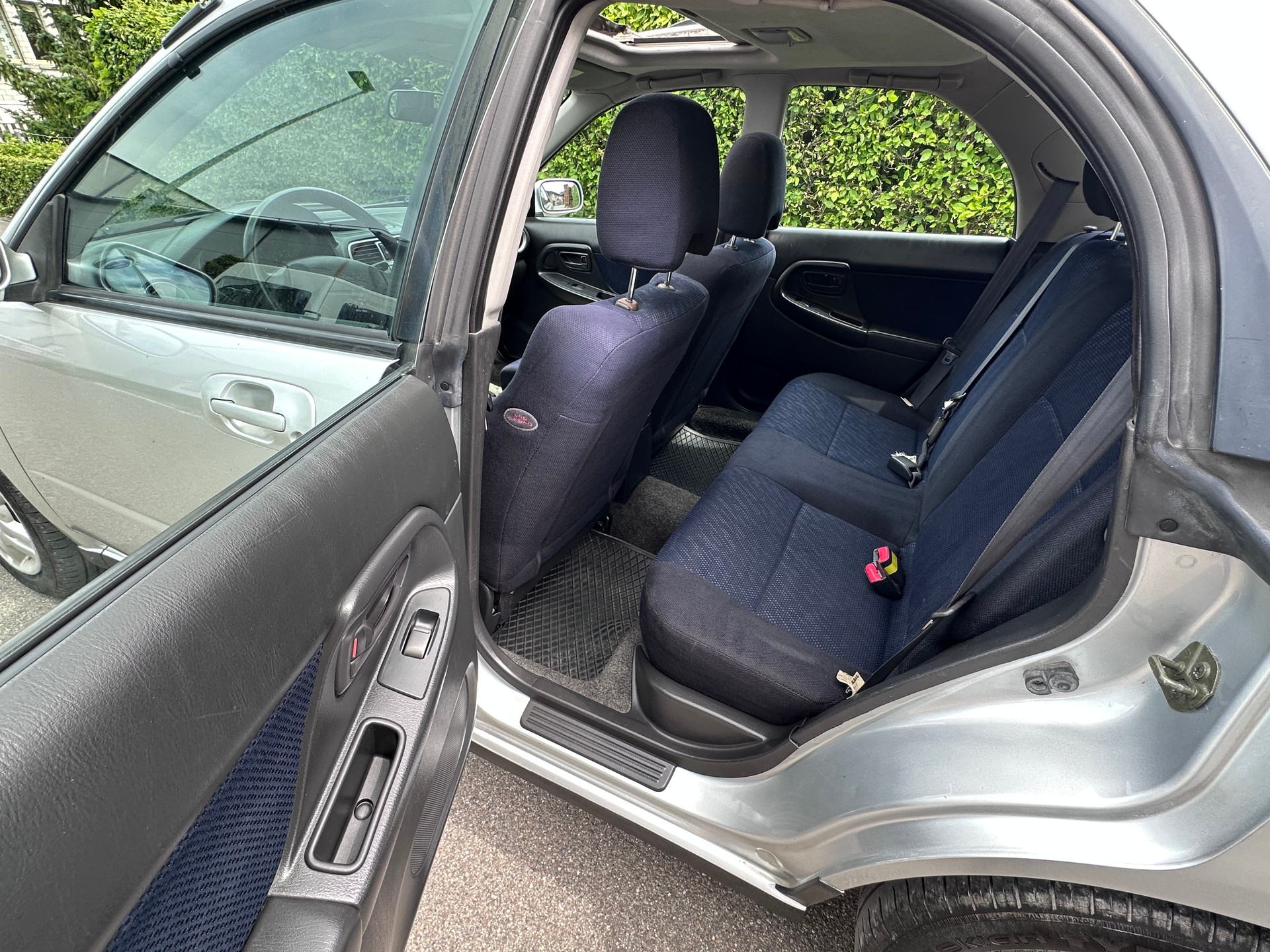 SUBARU Impreza 2.0-image-10