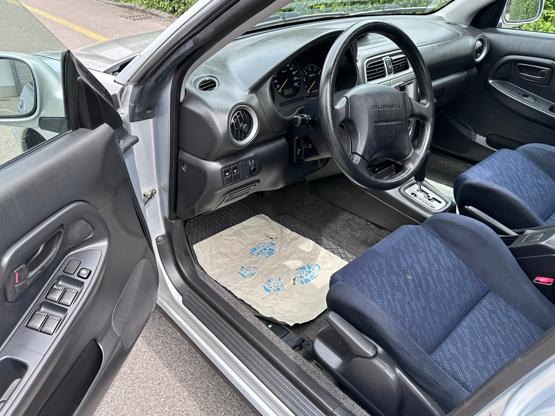 SUBARU Impreza 2.0-image-6