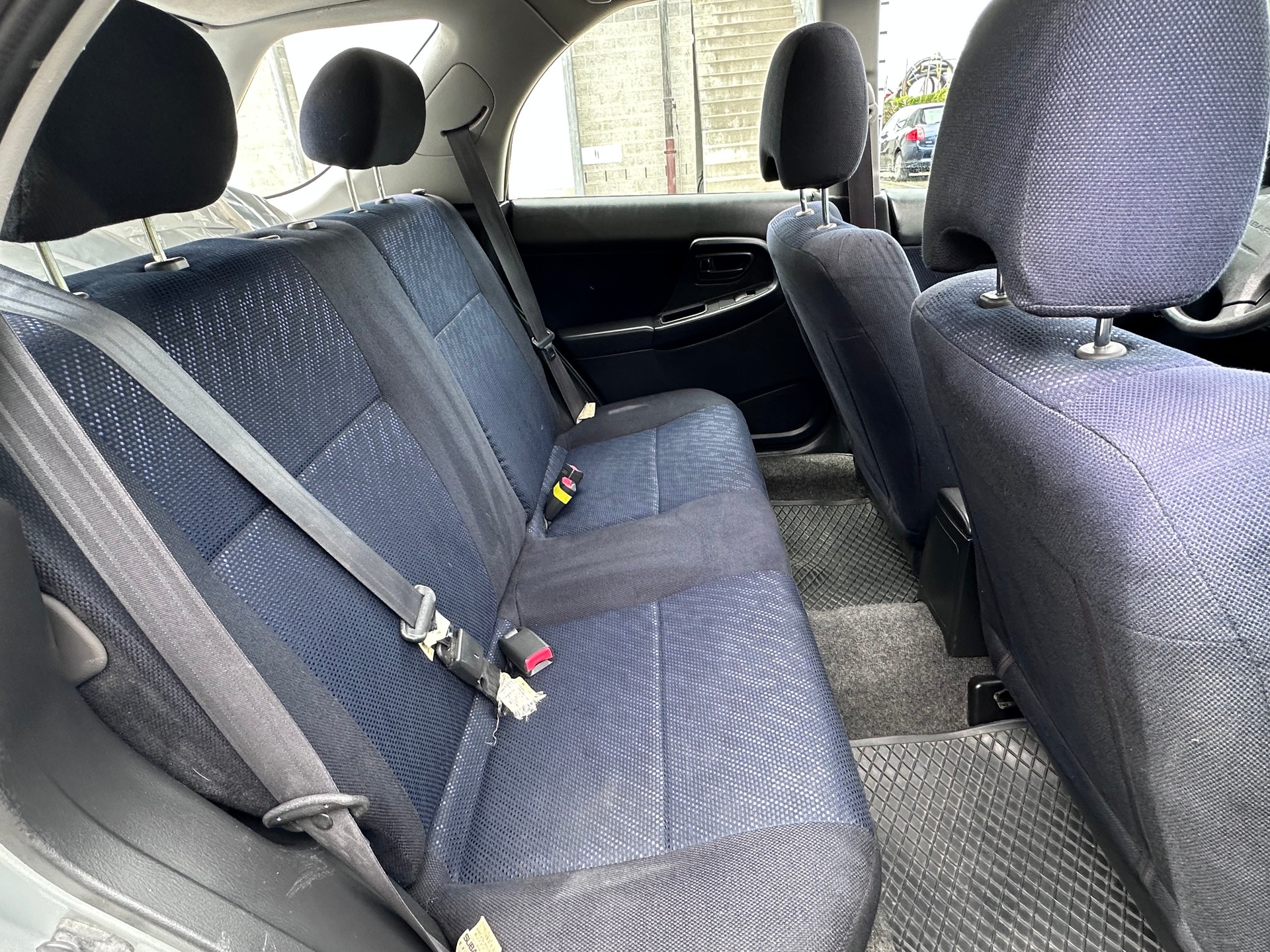 SUBARU Impreza 2.0-image-13
