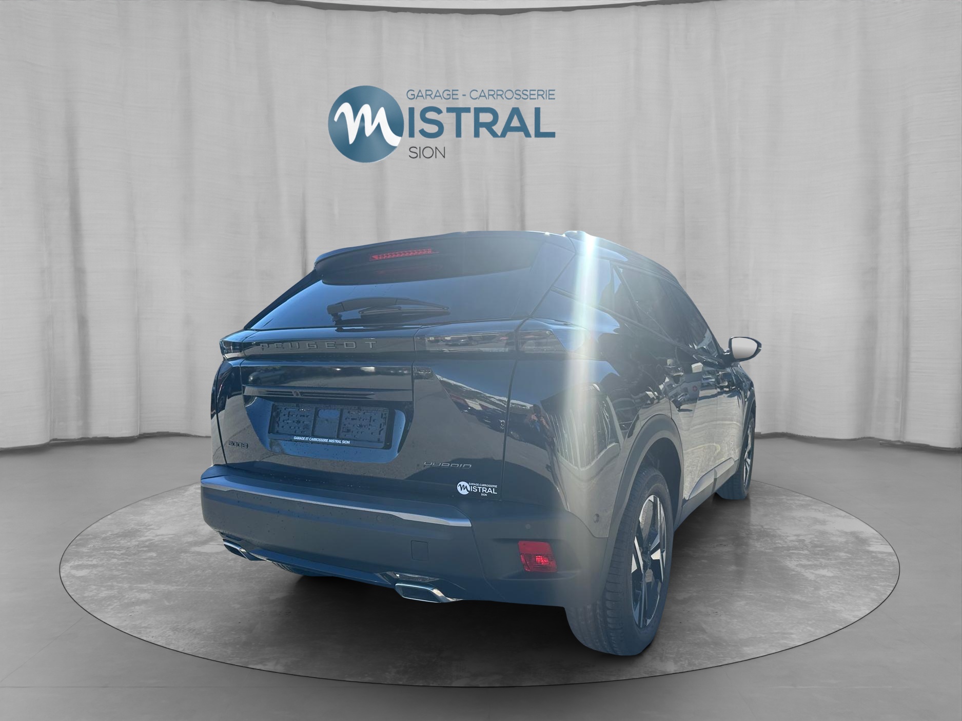 PEUGEOT 2008 1.2 145 MHEV Allure Premium-image-4