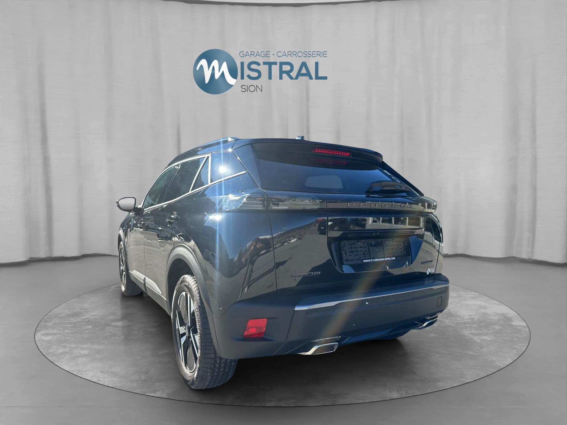 PEUGEOT 2008 1.2 145 MHEV Allure Premium-image-2