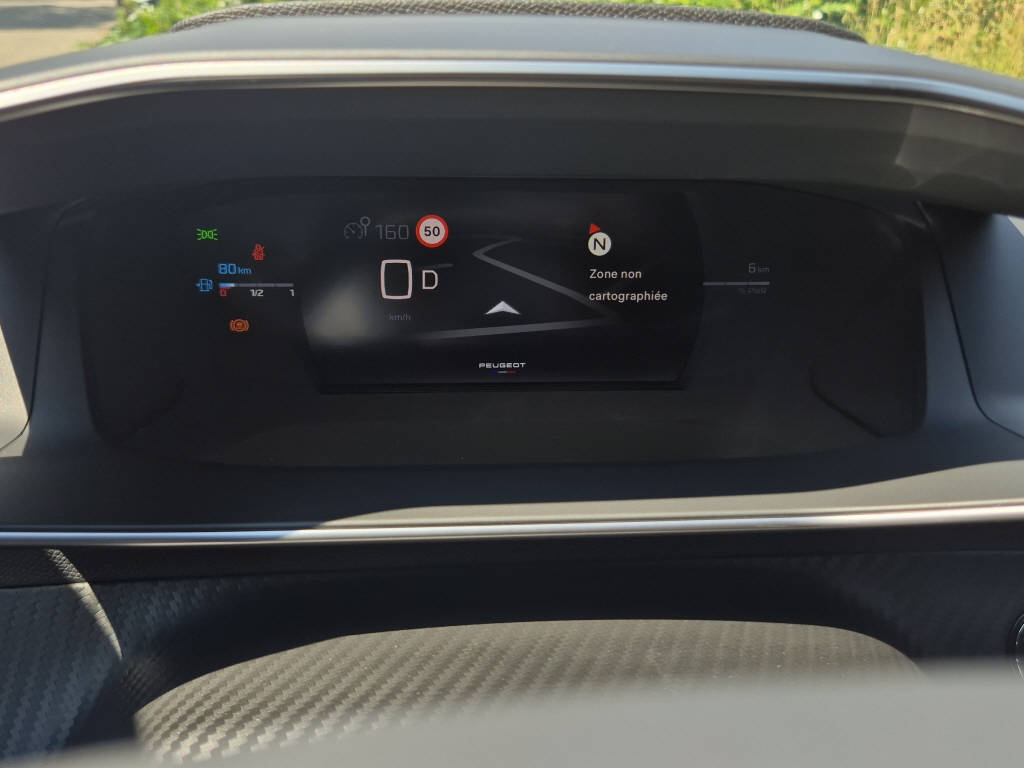 PEUGEOT 2008 1.2 Hybrid 145 GT-image-10