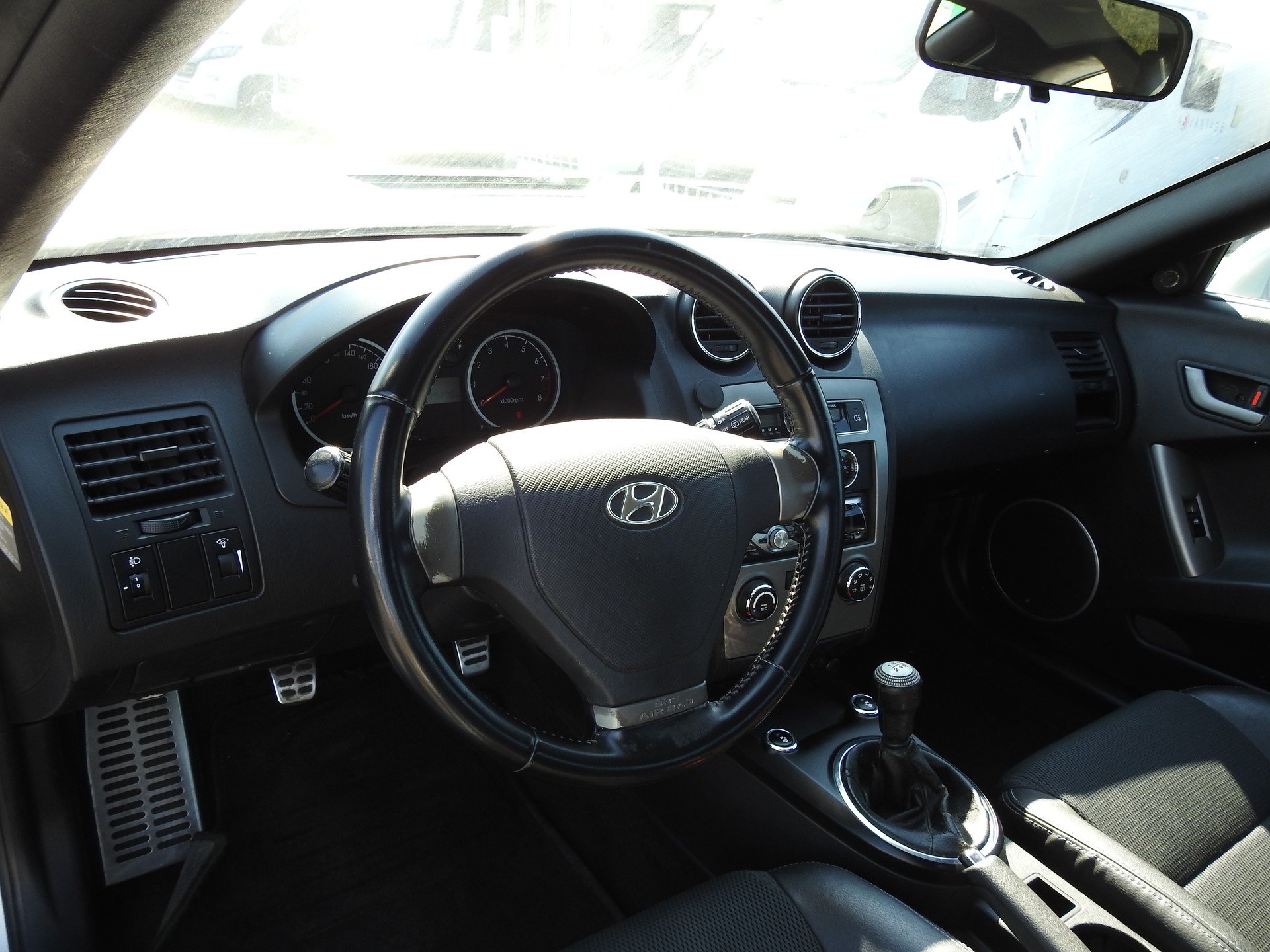 HYUNDAI Coupé 2.0 16V CVVT FX Special Limited Edition-image-10