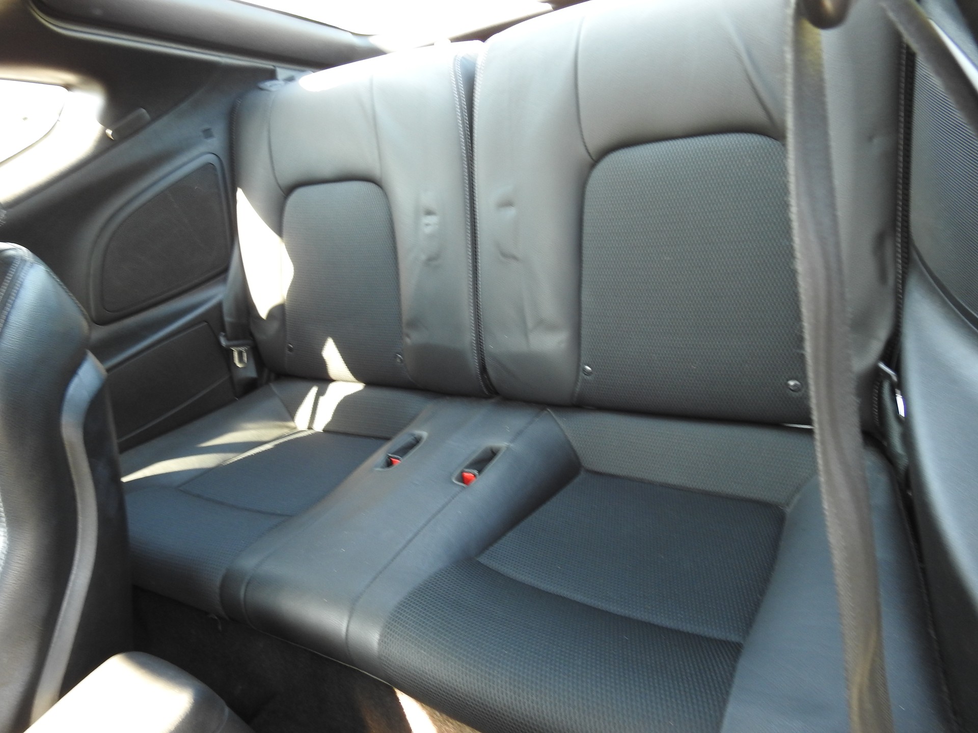 HYUNDAI Coupé 2.0 16V CVVT FX Special Limited Edition-image-12