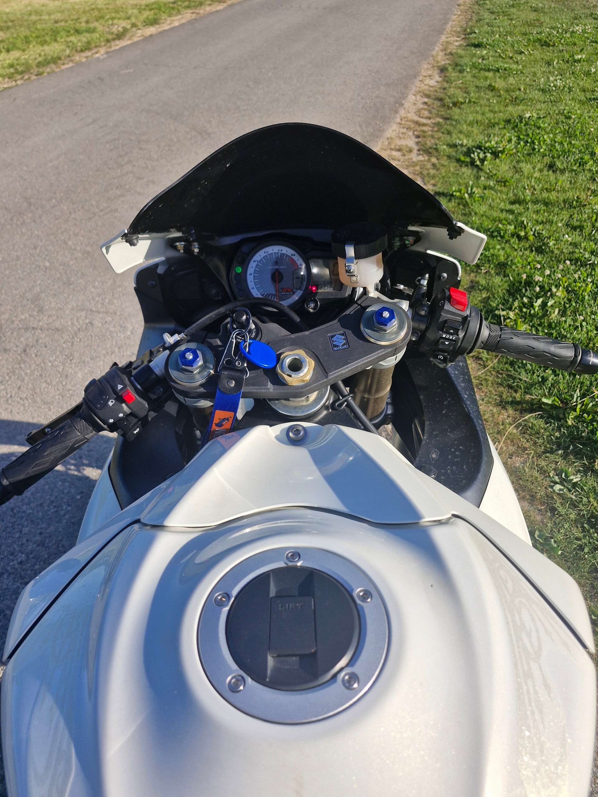 SUZUKI GSX-R 600 K9-image-4
