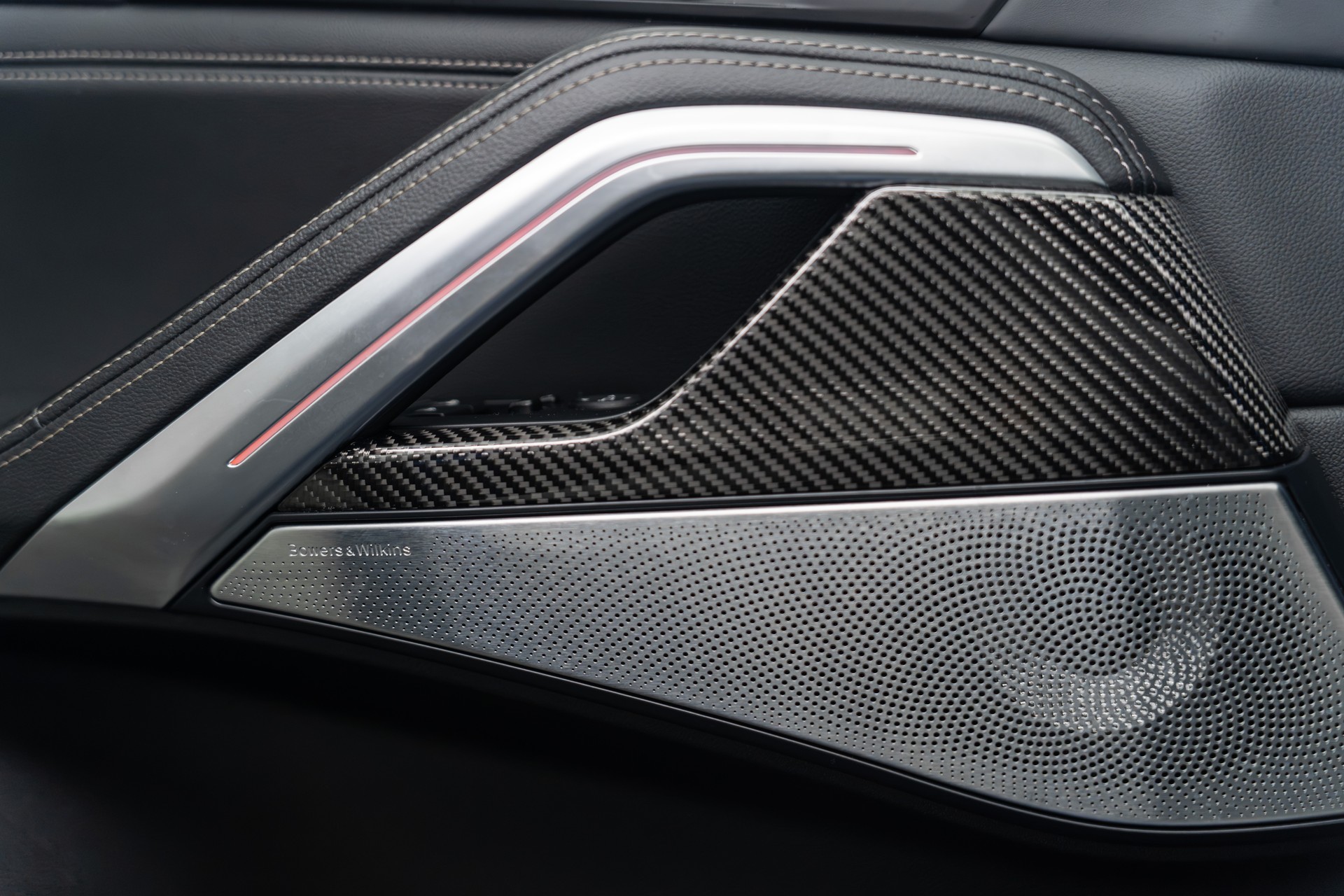 BMW X6 M50d-image-9