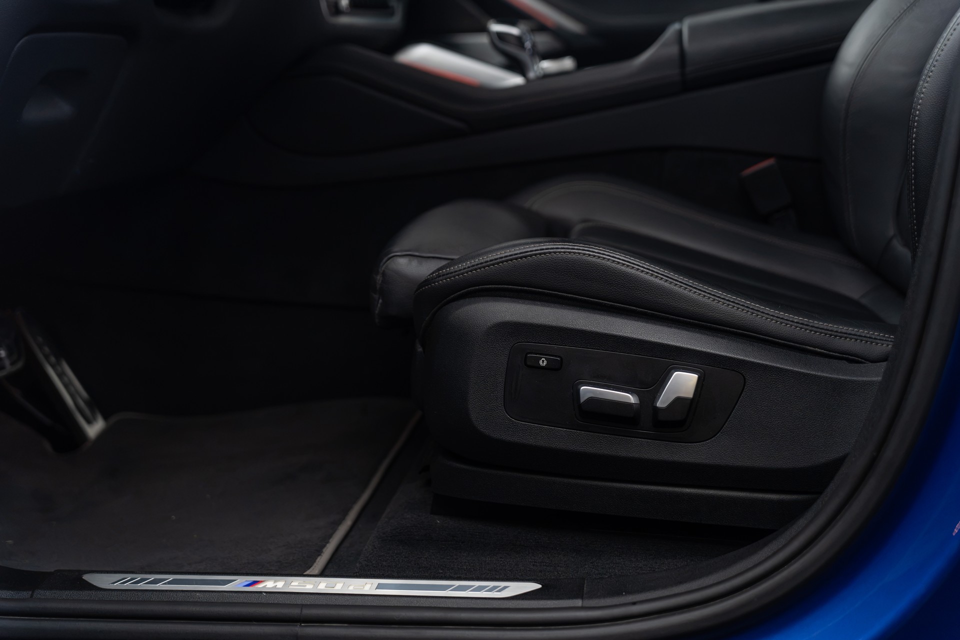 BMW X6 M50d-image-10