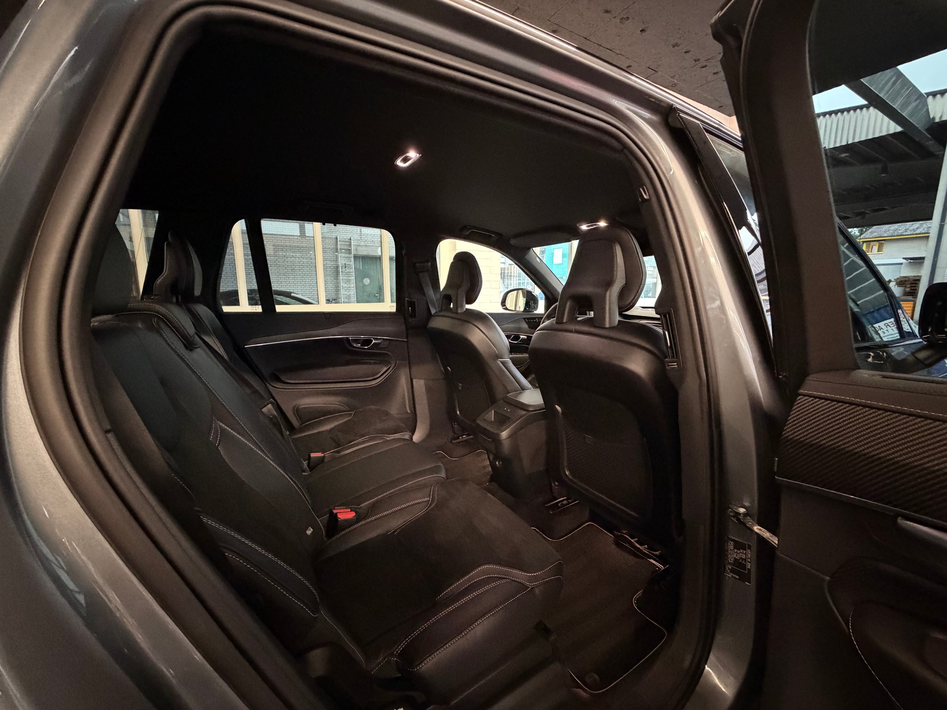 VOLVO XC90 B5 Diesel Mild Hybrid AWD R-Design Geartronic-image-9