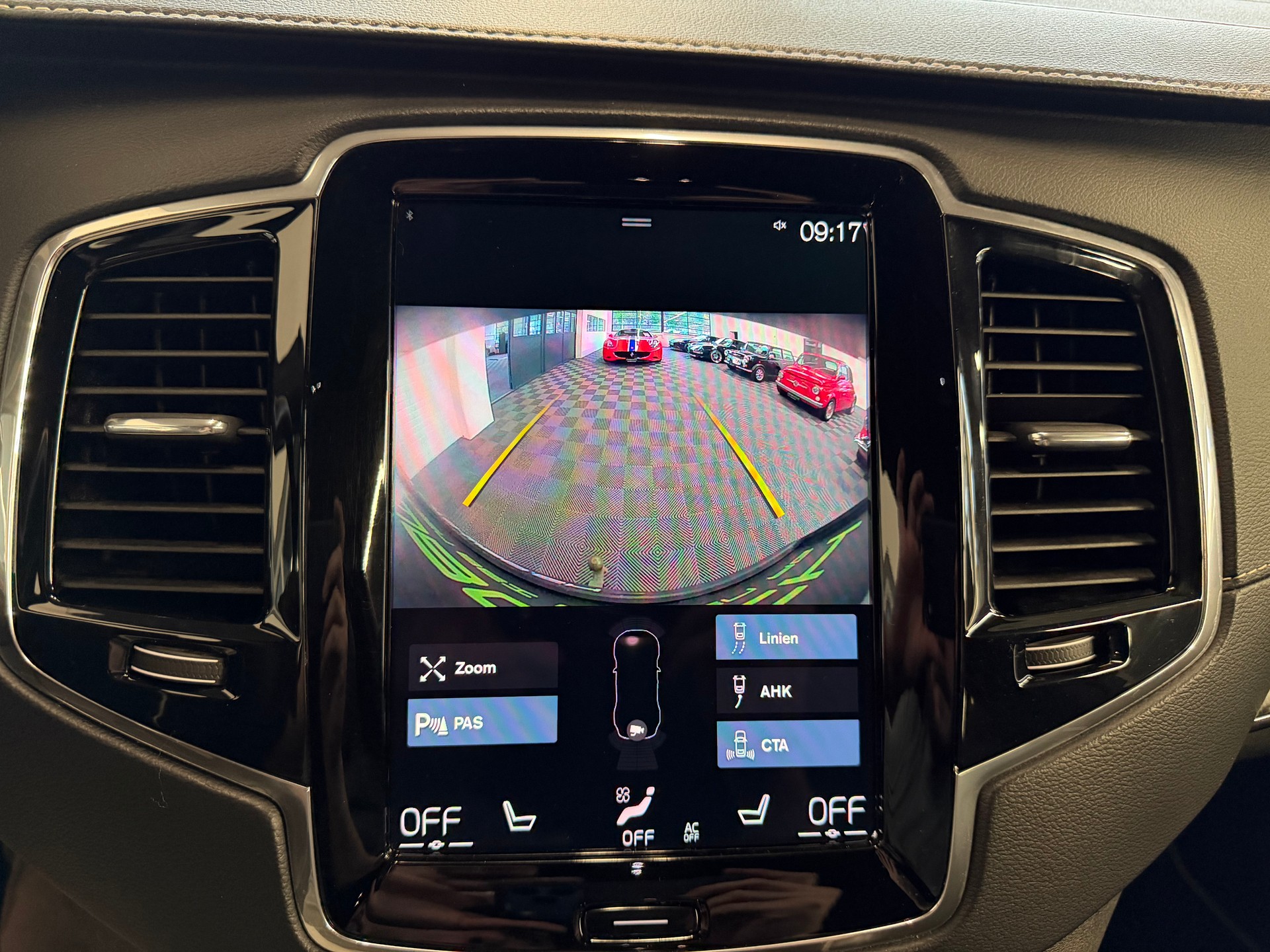 VOLVO XC90 B5 Diesel Mild Hybrid AWD R-Design Geartronic-image-16